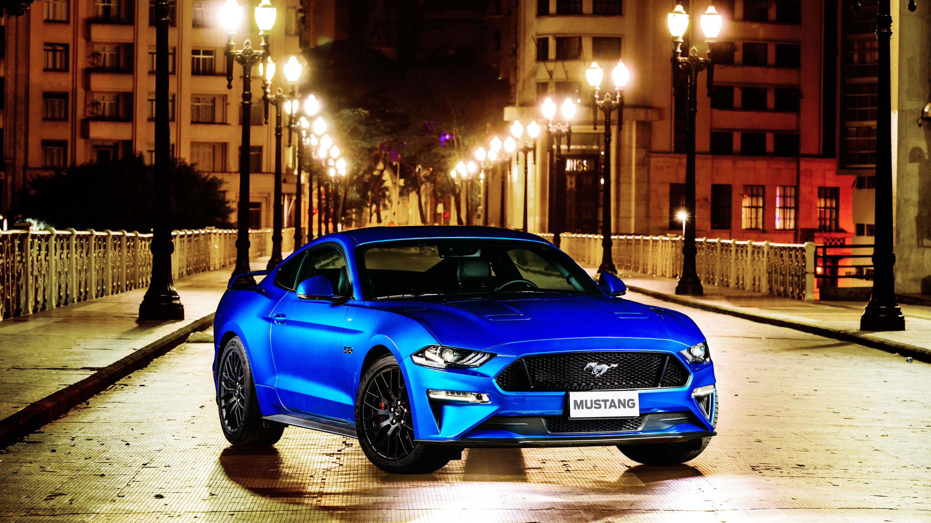 Ford Mustang blu strada notturna, 3840x2160 4K, Desktop 4K