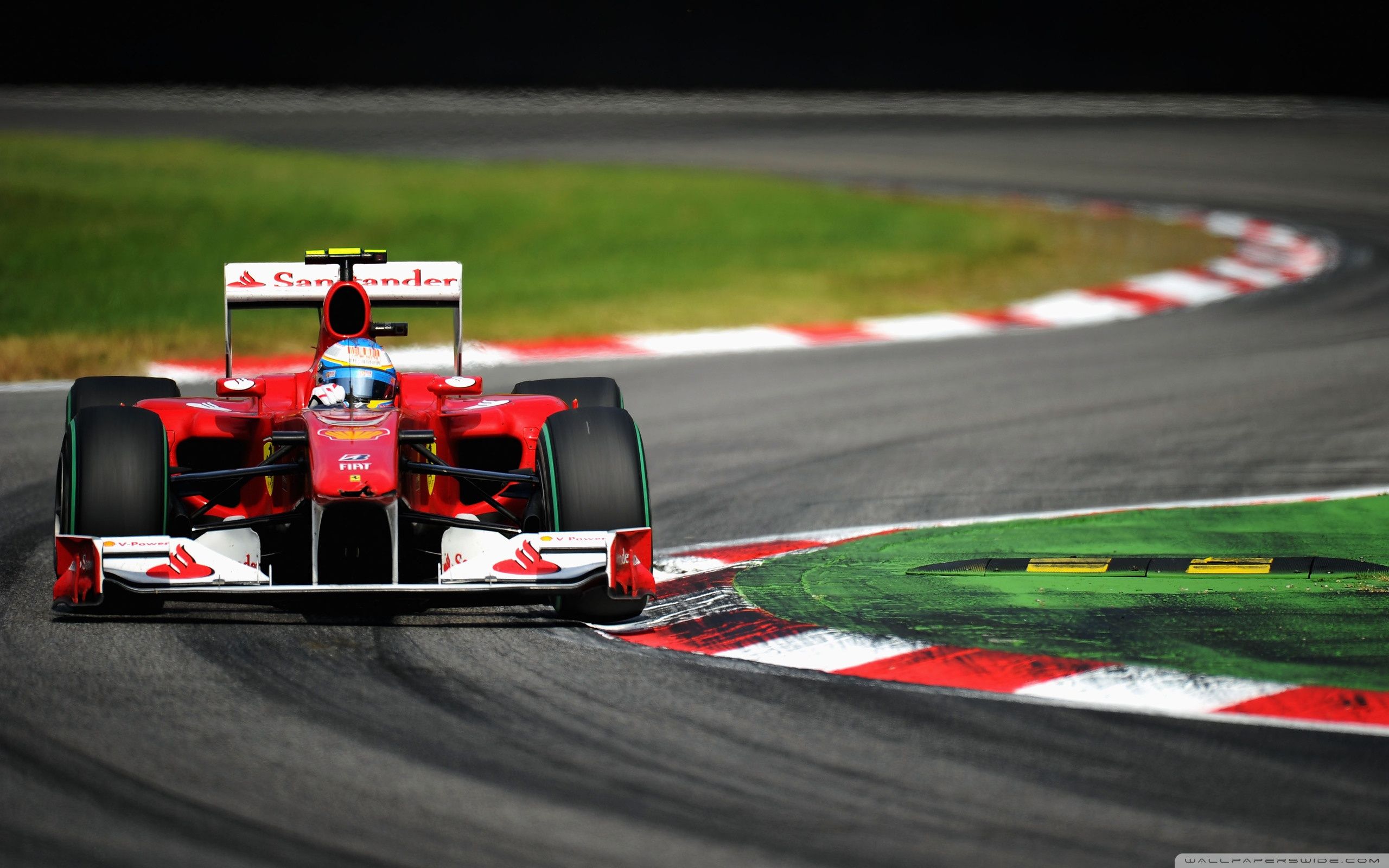 Ferrari F1 in pista, supercar italiana, 2560x1600 2K+, Desktop