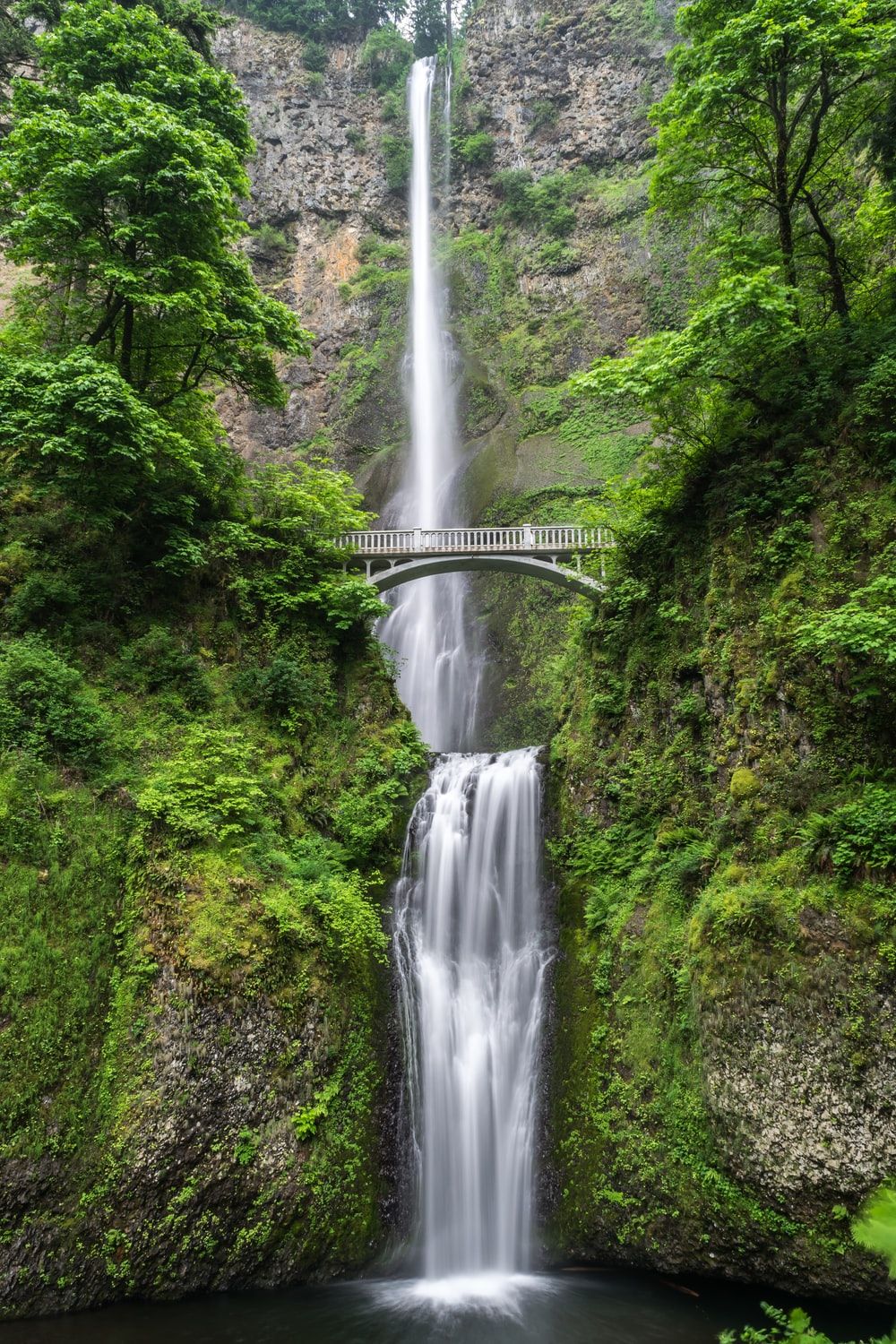 Cascata Multnomah Falls Oregon, 1000x1500 Verticale, Telefono