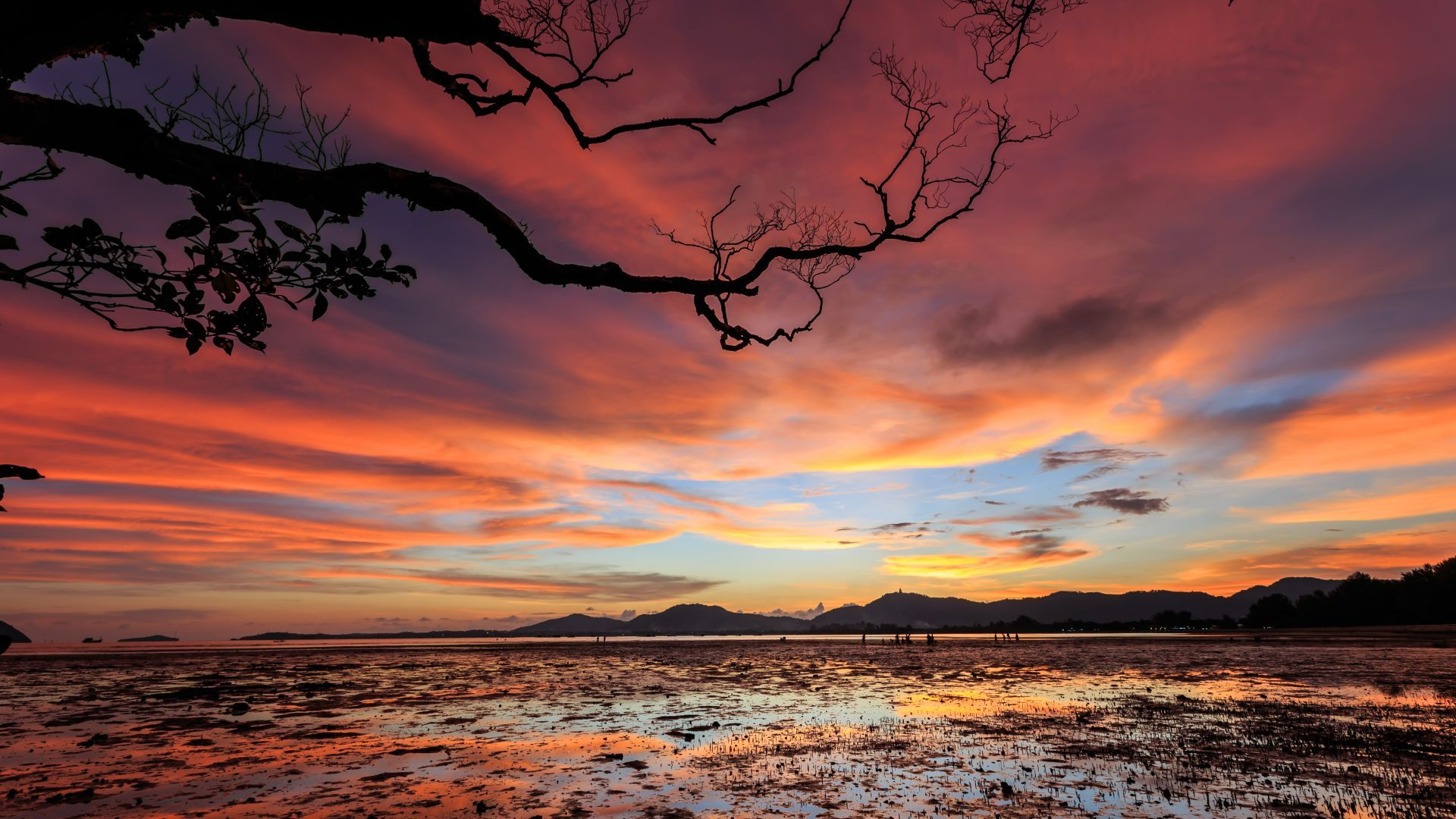 Tramonto rosso su spiaggia, 1920x1080 Full HD, Desktop