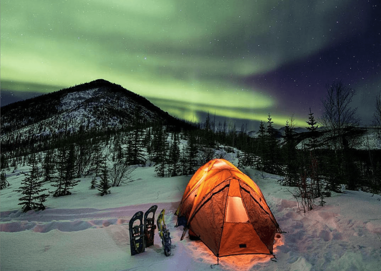 Tenda illuminata sotto aurora boreale, 1286x916 720p, Laptop