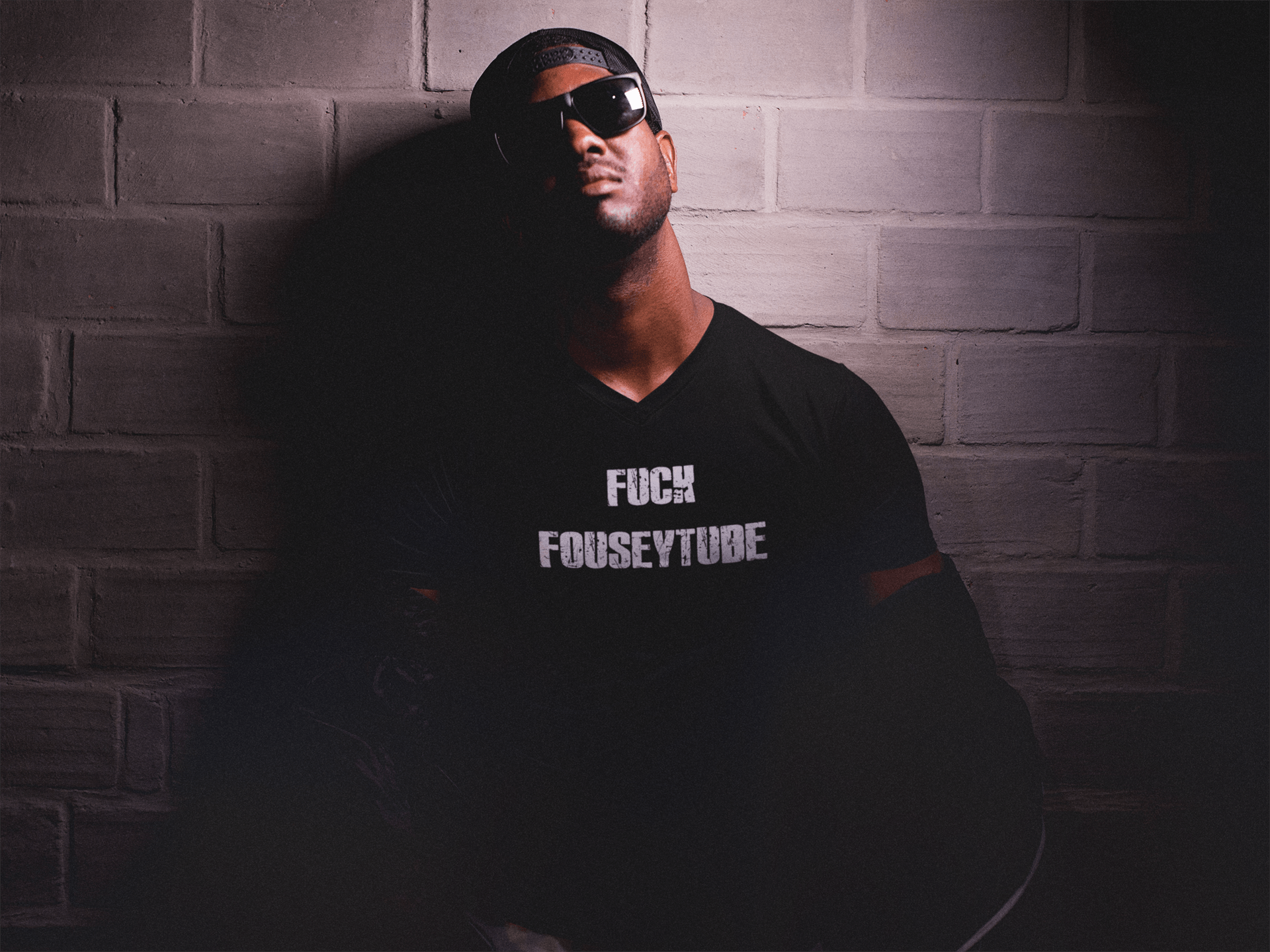 Uomo con felpa nera FouseyTube, 1920x1440 Full HD+, PC