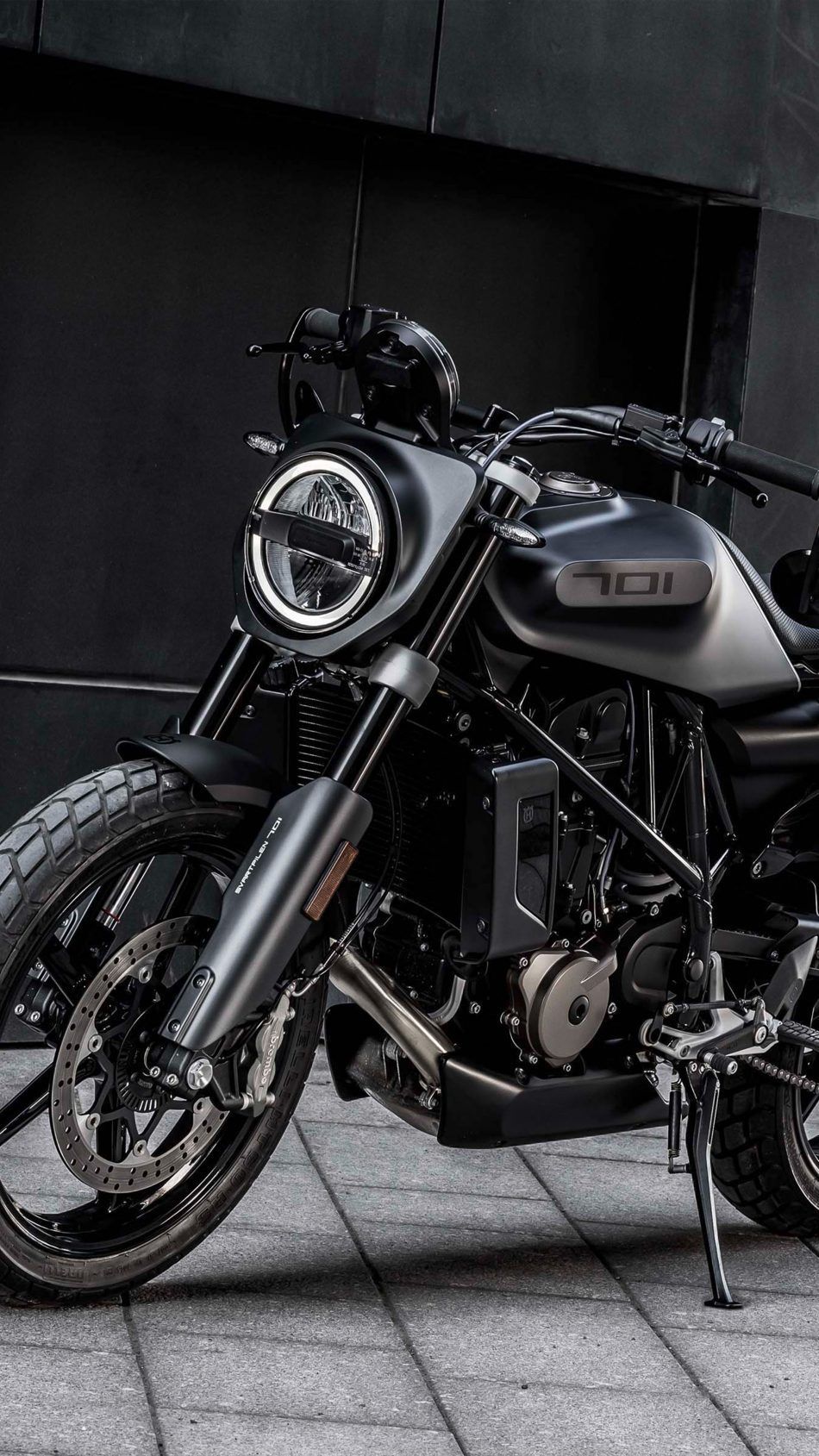 Husqvarna Svartpilen 701 nera, 950x1689 Verticale, Android
