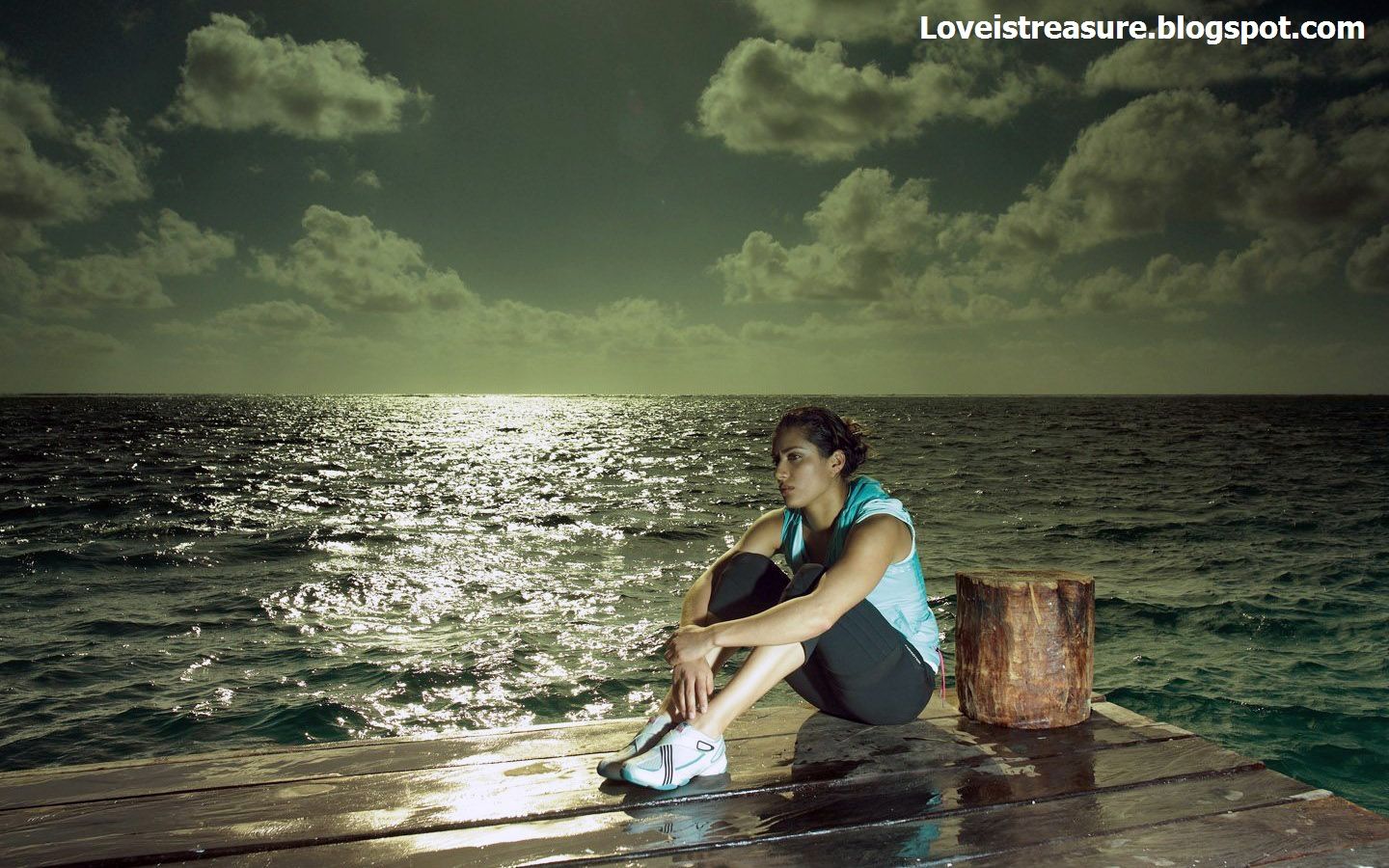 Ragazza seduta molo mare, 1440x900 HD, Desktop