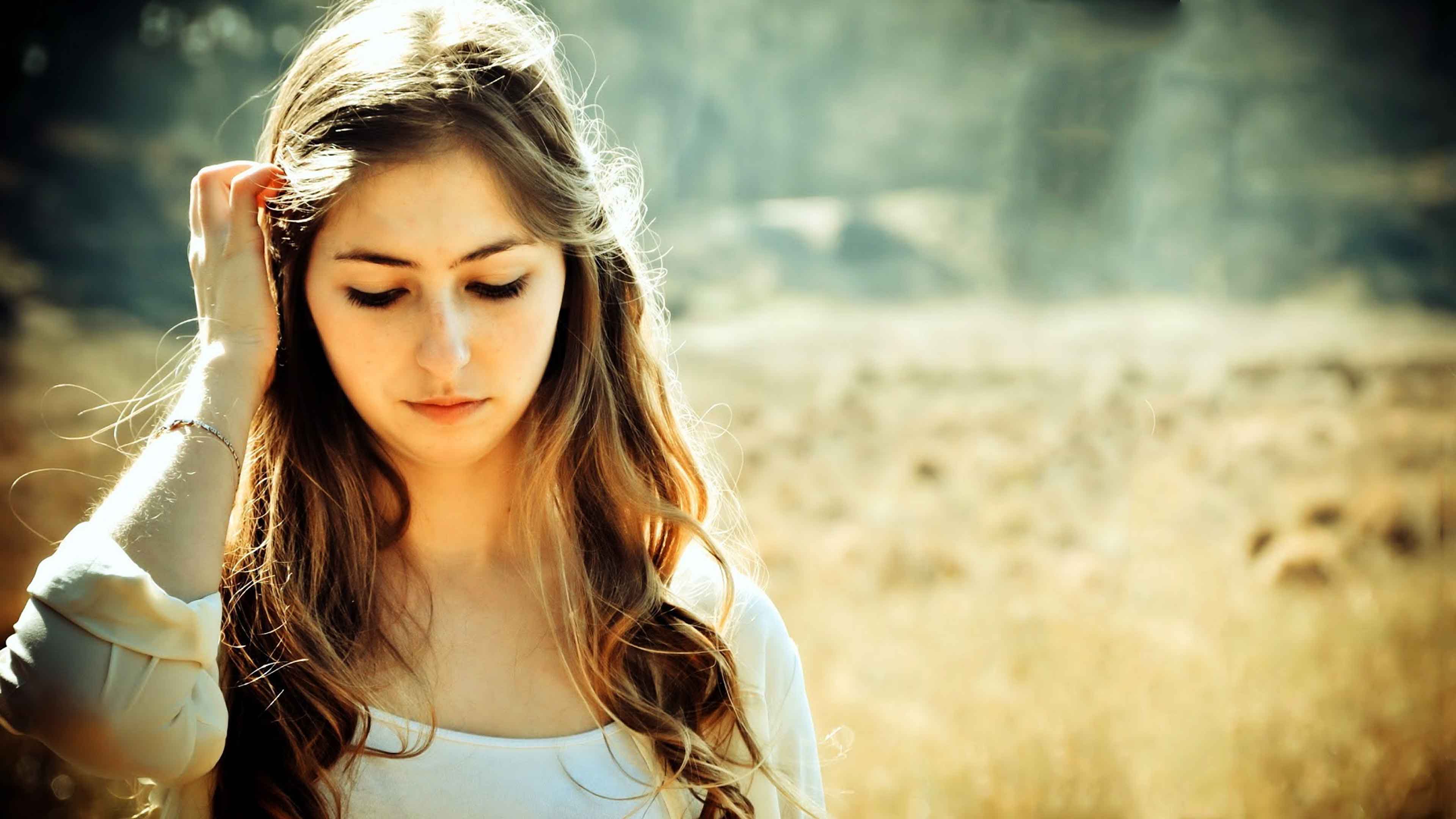 Ragazza sola in campagna, 3840x2160 UHD, PC 4K