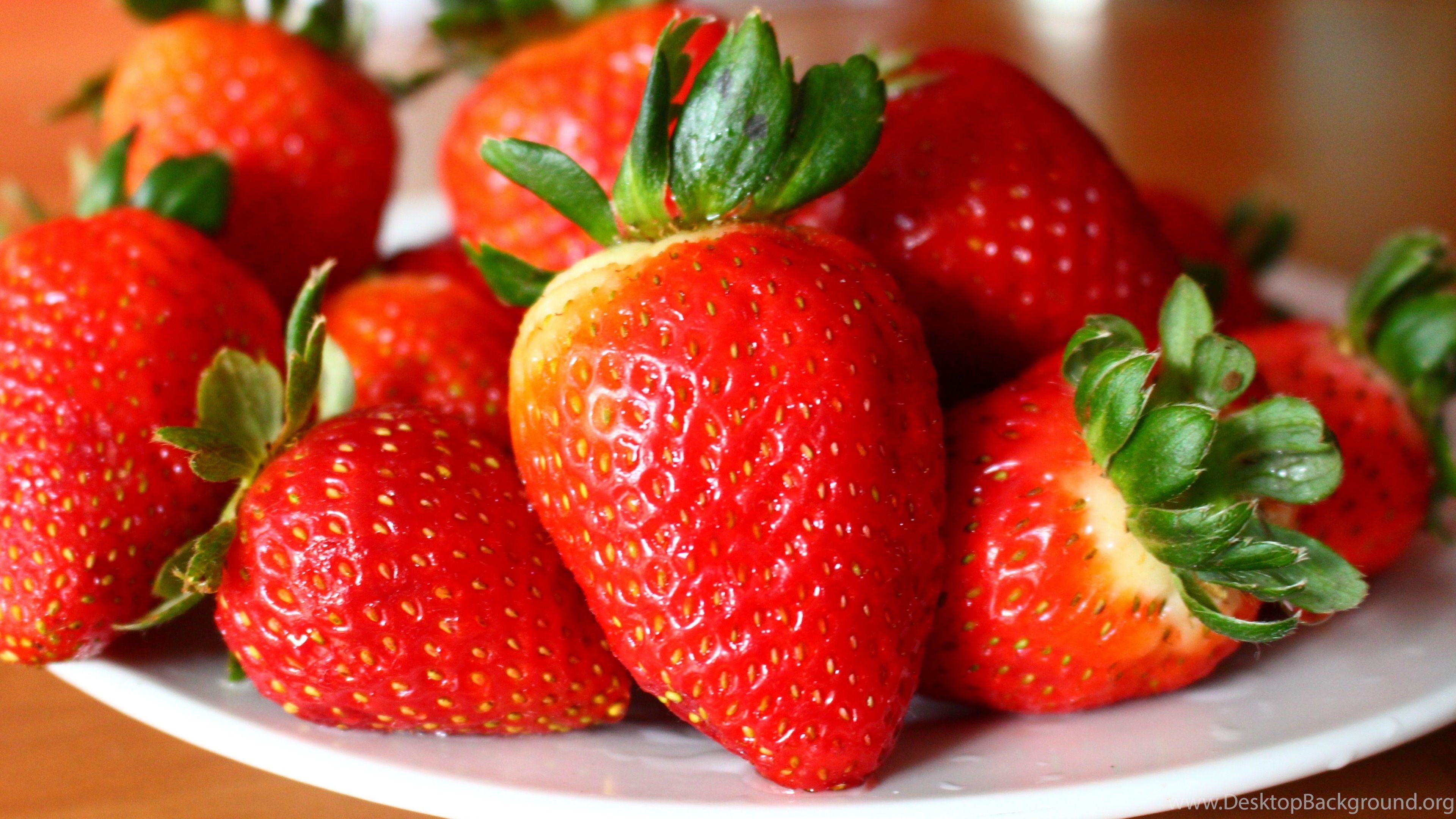 Fragole rosse su piatto, 3840x2160 4K Ultra HD, Monitor 4K