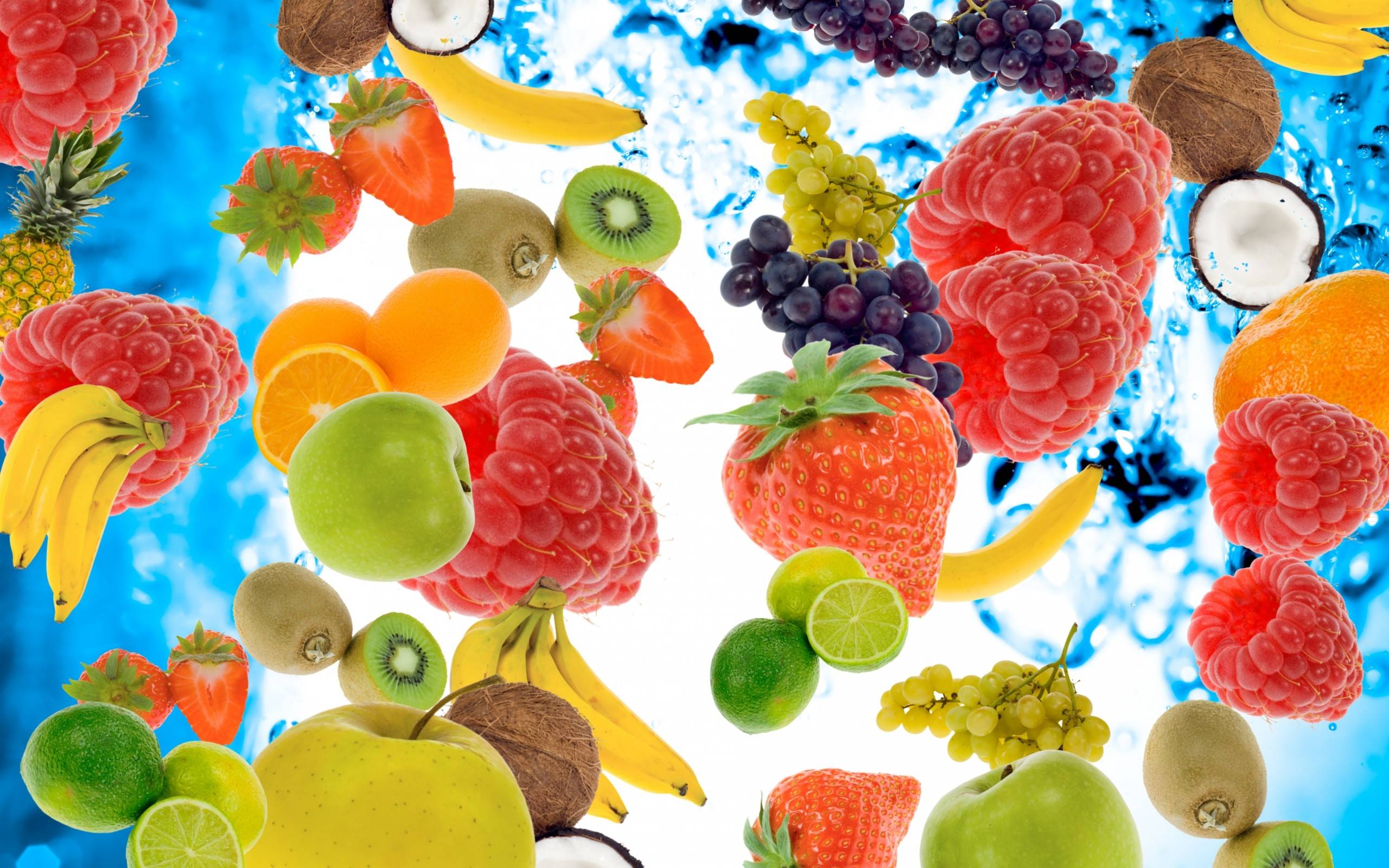 Frutta mista su sfondo blu acqua, 2560x1600 2K+, Desktop