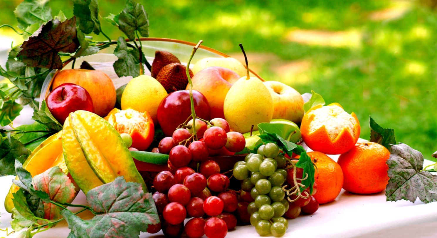 Frutta mista colorata su tavolo, 1488x810 720p, PC