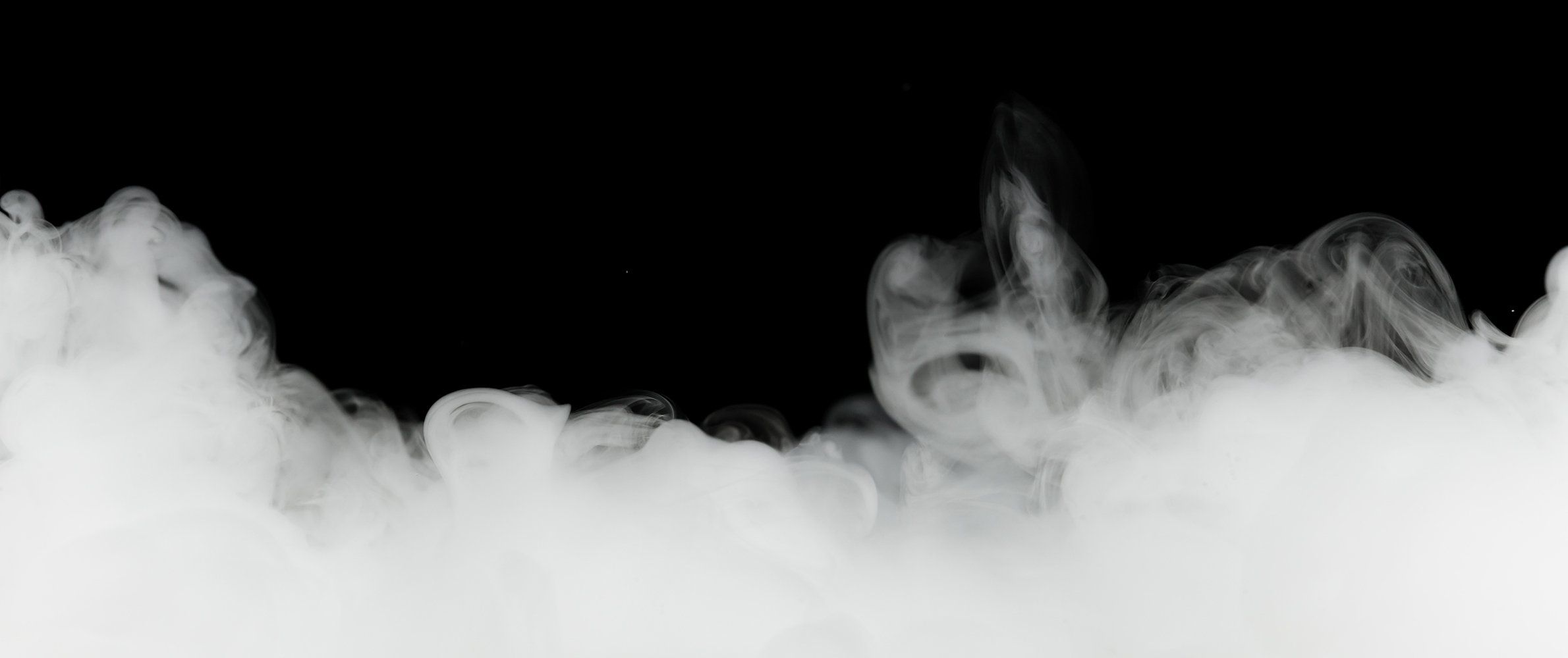 Fumo bianco denso sfondo nero, 2380x1000 Ultrawide, Dual Monitor