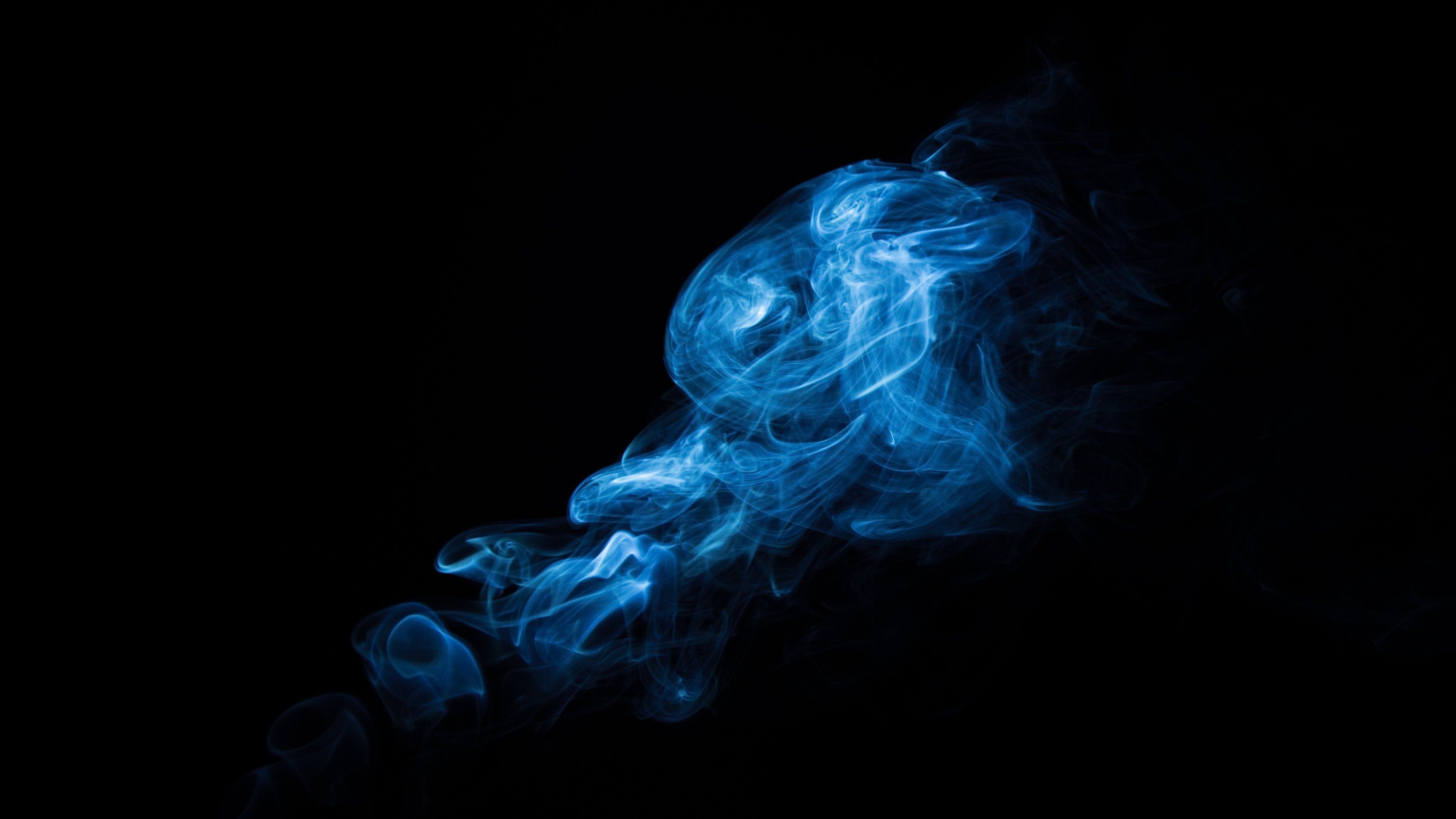 Fumo blu su sfondo nero, 3840x2160 Ultra HD, 4K TV