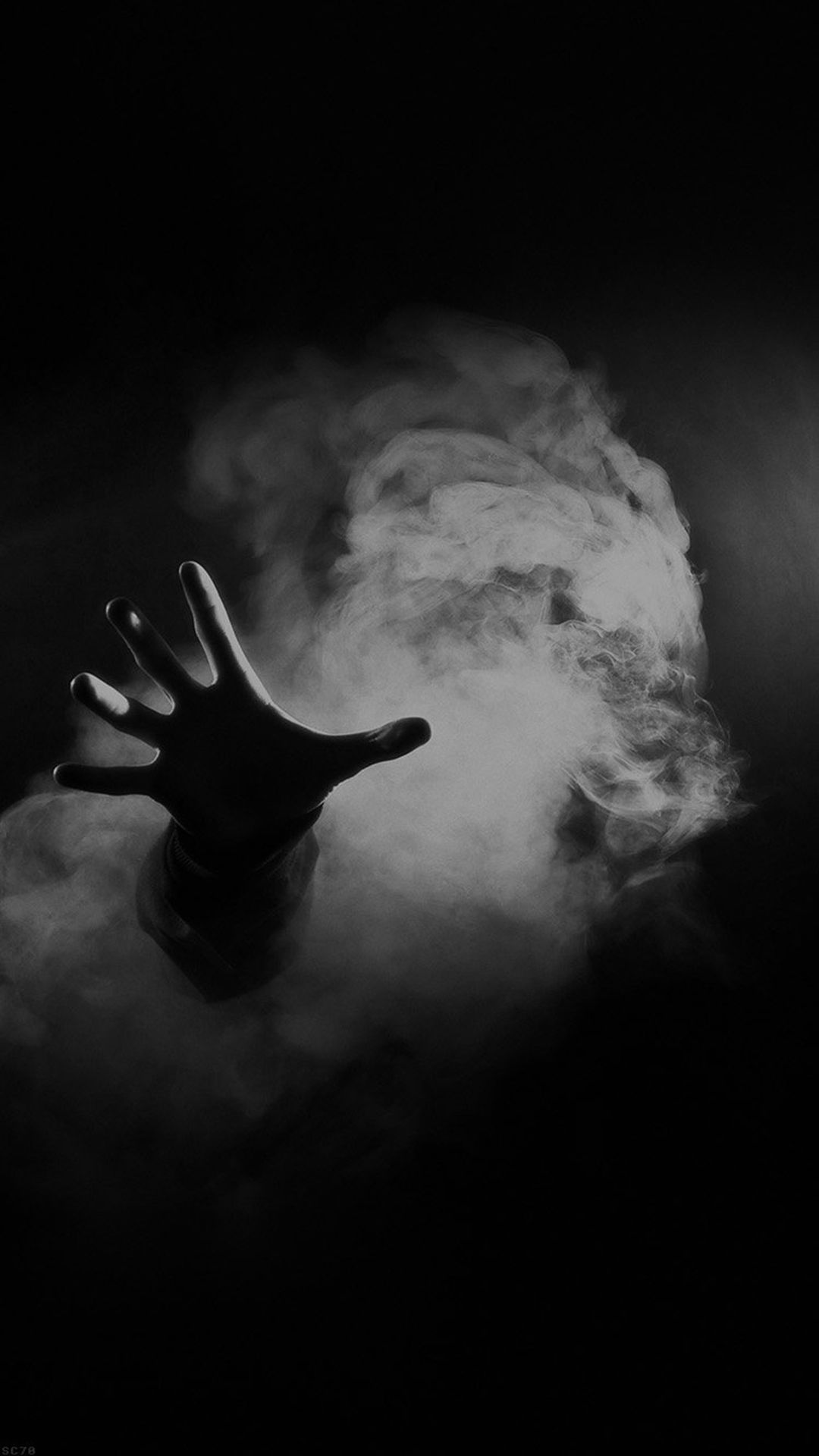Mano nel fumo scuro, 1080x1920 Full HD Verticale, iPhone