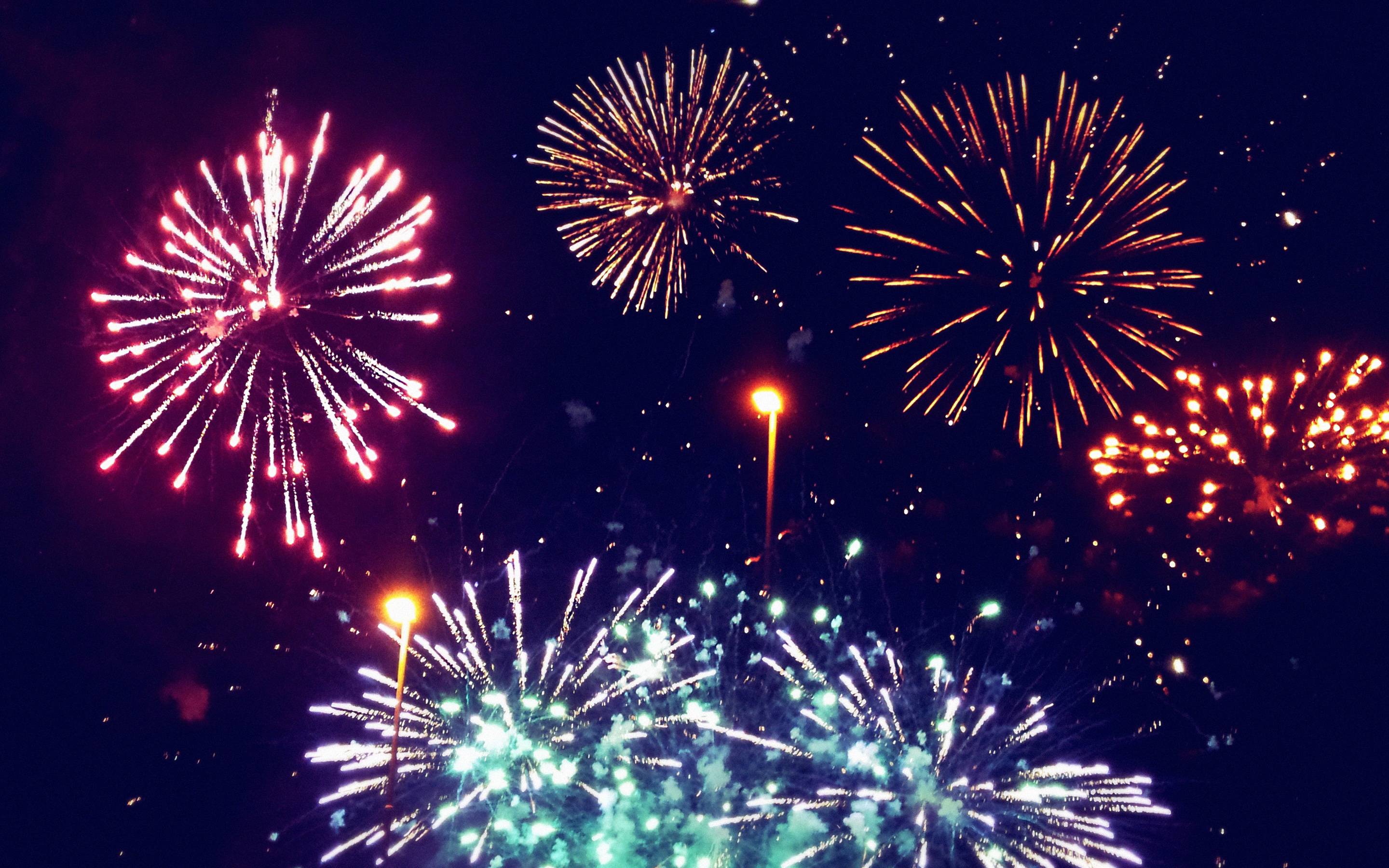 Fuochi d'artificio rosa e verde, 2880x1800 2K+, Desktop