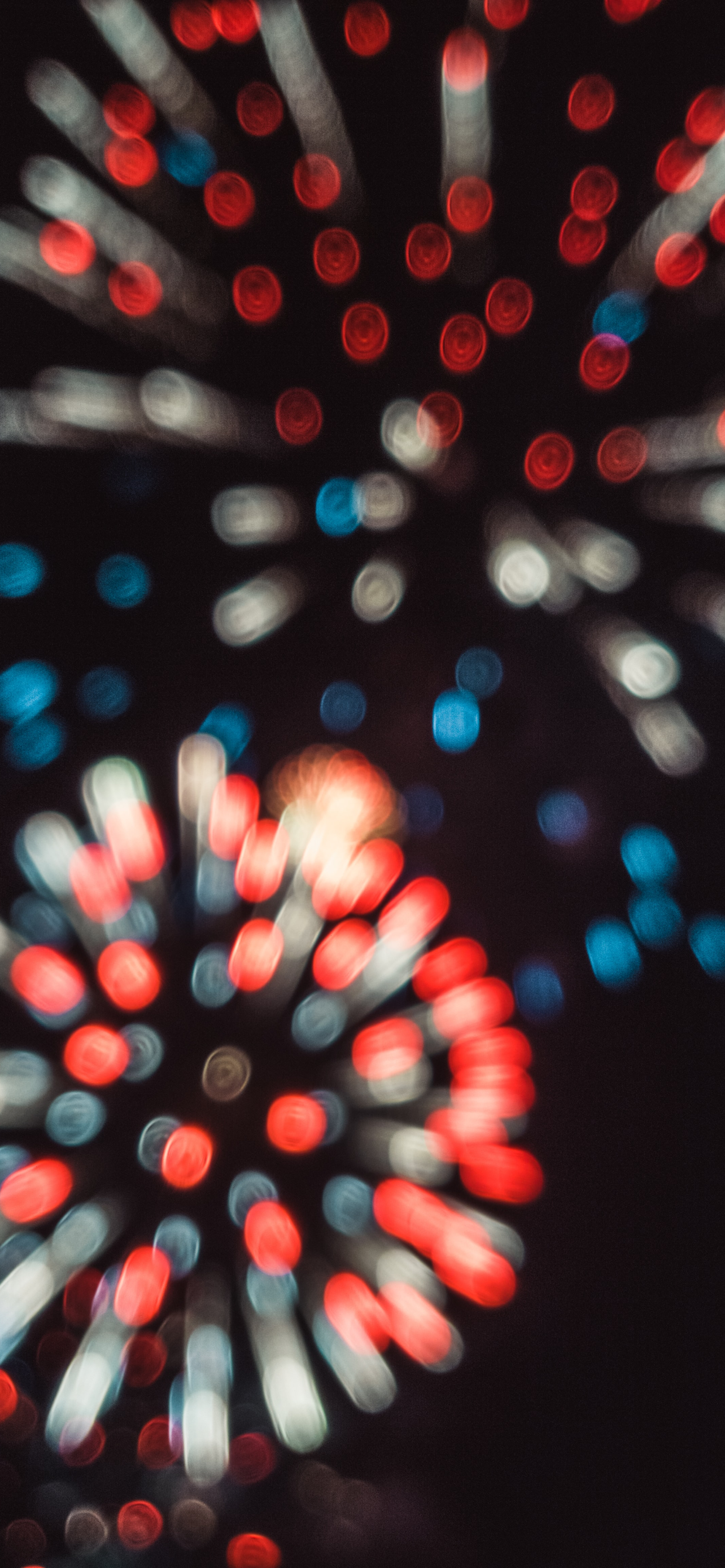 Fuochi d'artificio bokeh rosso blu, 1284x2778 Full HD Verticale, iPhone