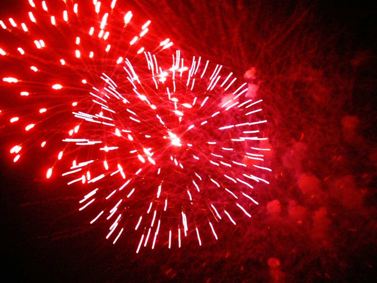 Fuoco d'artificio rosso brillante, 1600x1200 HD, PC