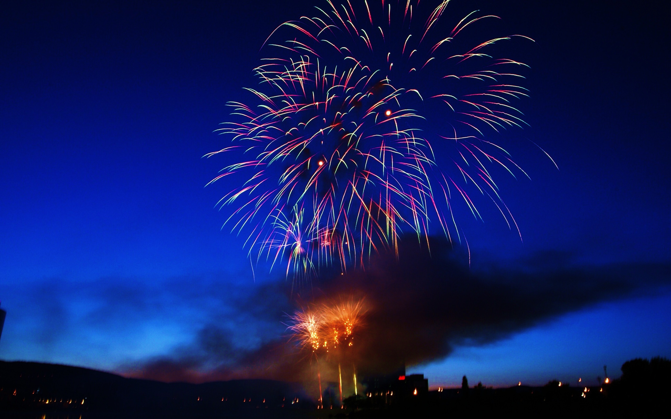 Fuochi d'artificio blu cielo crepuscolo, 2560x1600 2K+, Desktop