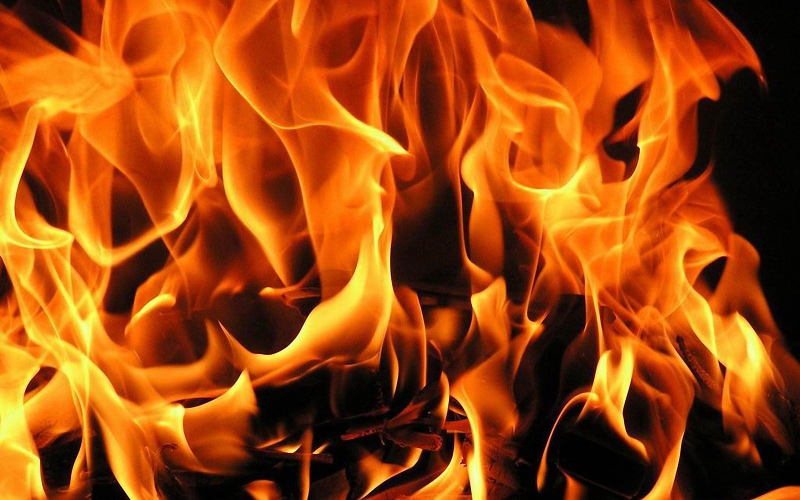 Fiamme di fuoco arancioni, 1600x1000 HD Ready, Laptop