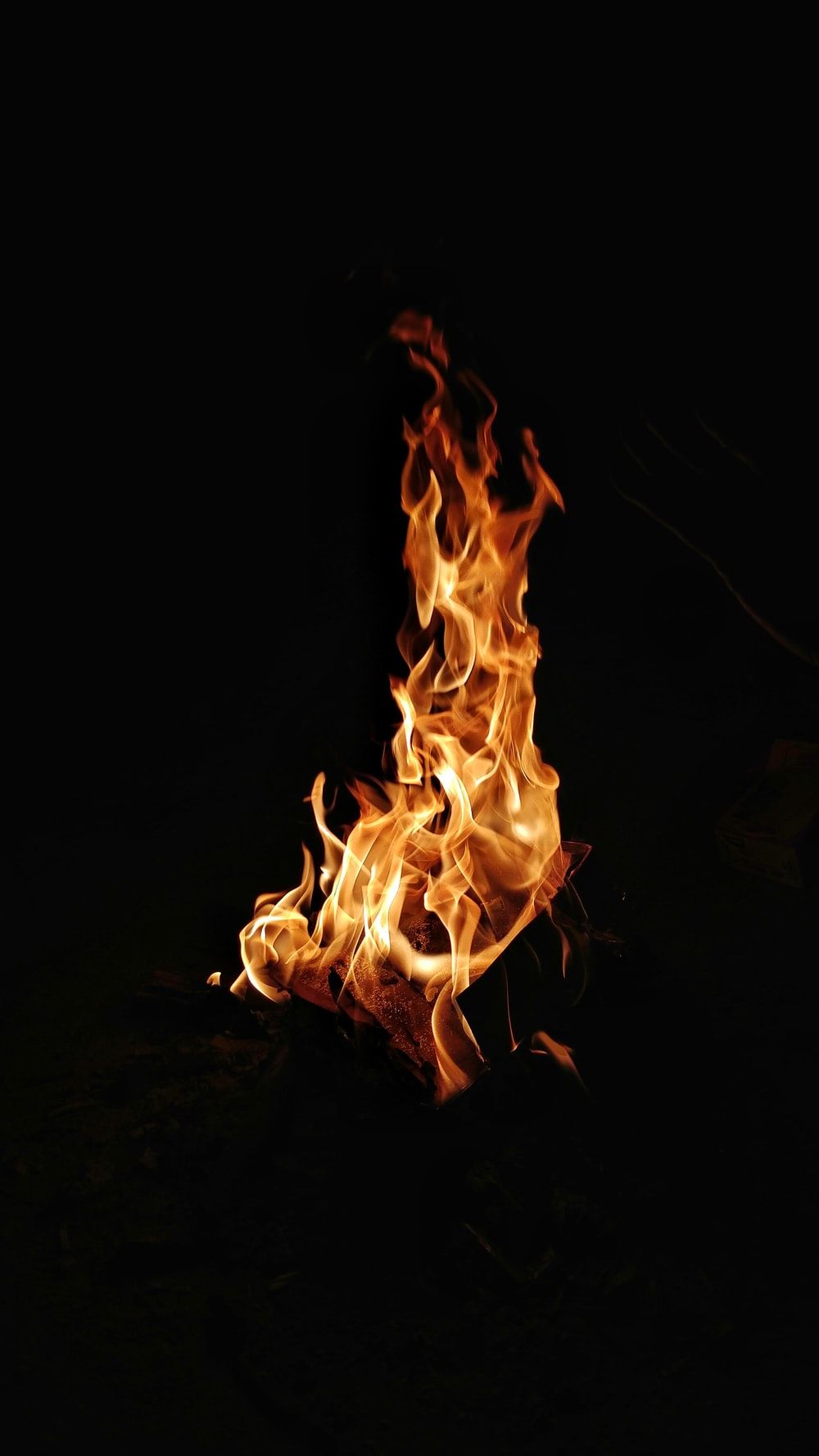 Fiamma di fuoco su nero, 1000x1778 Full HD Verticale, Smartphone