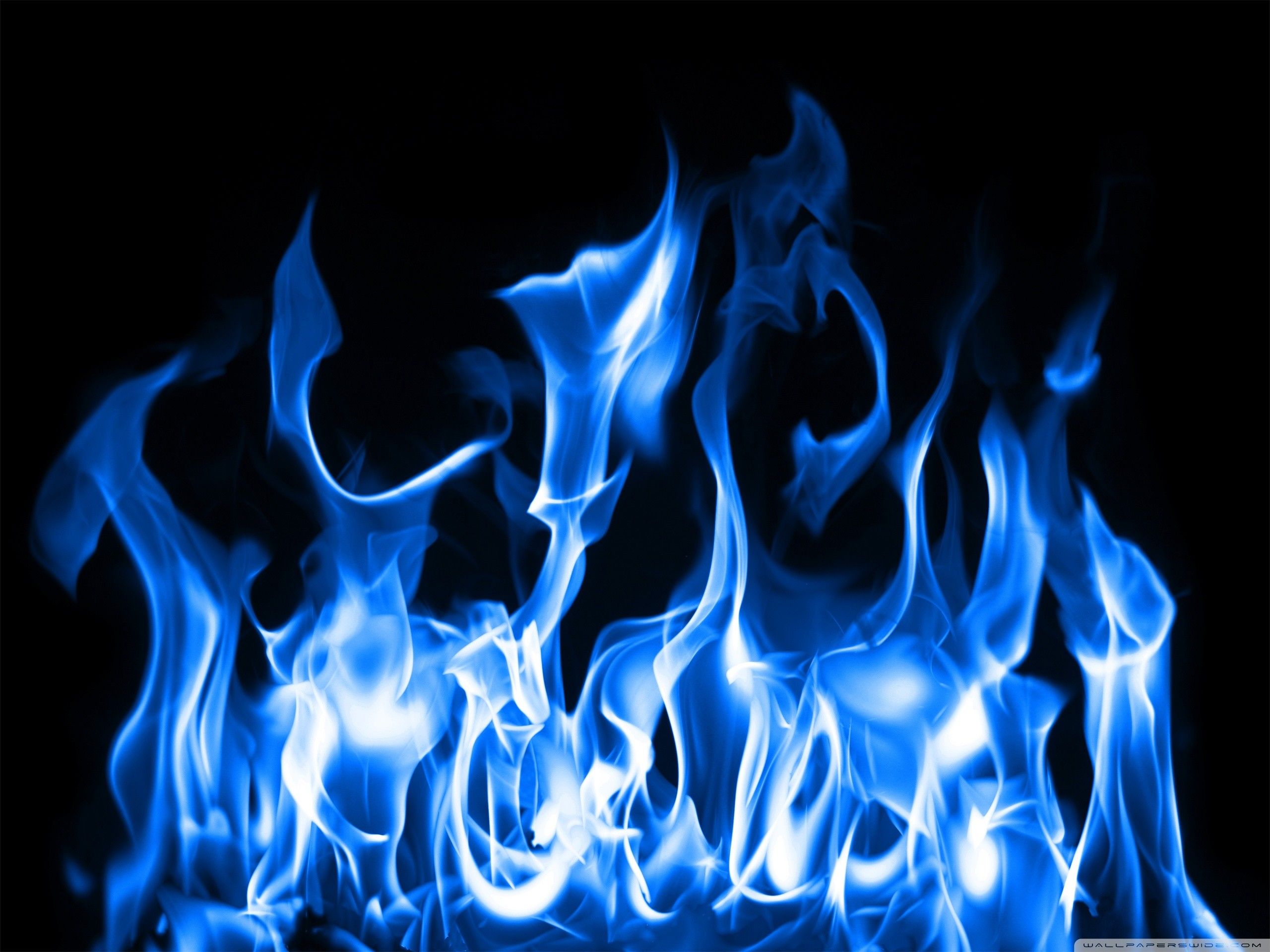 Fiamme blu su nero, 2560x1920 2K+, Laptop