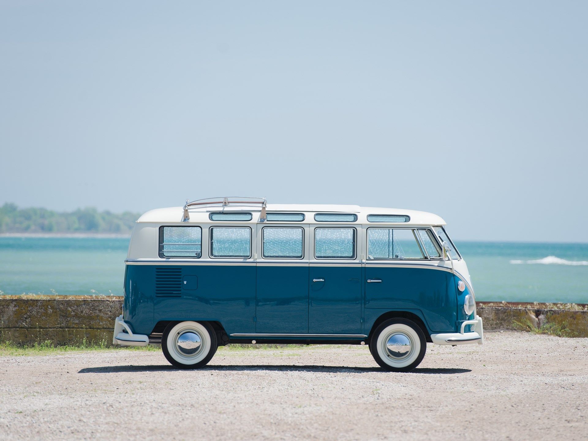 Furgone VW blu in spiaggia, 1920x1440 WUXGA, Desktop