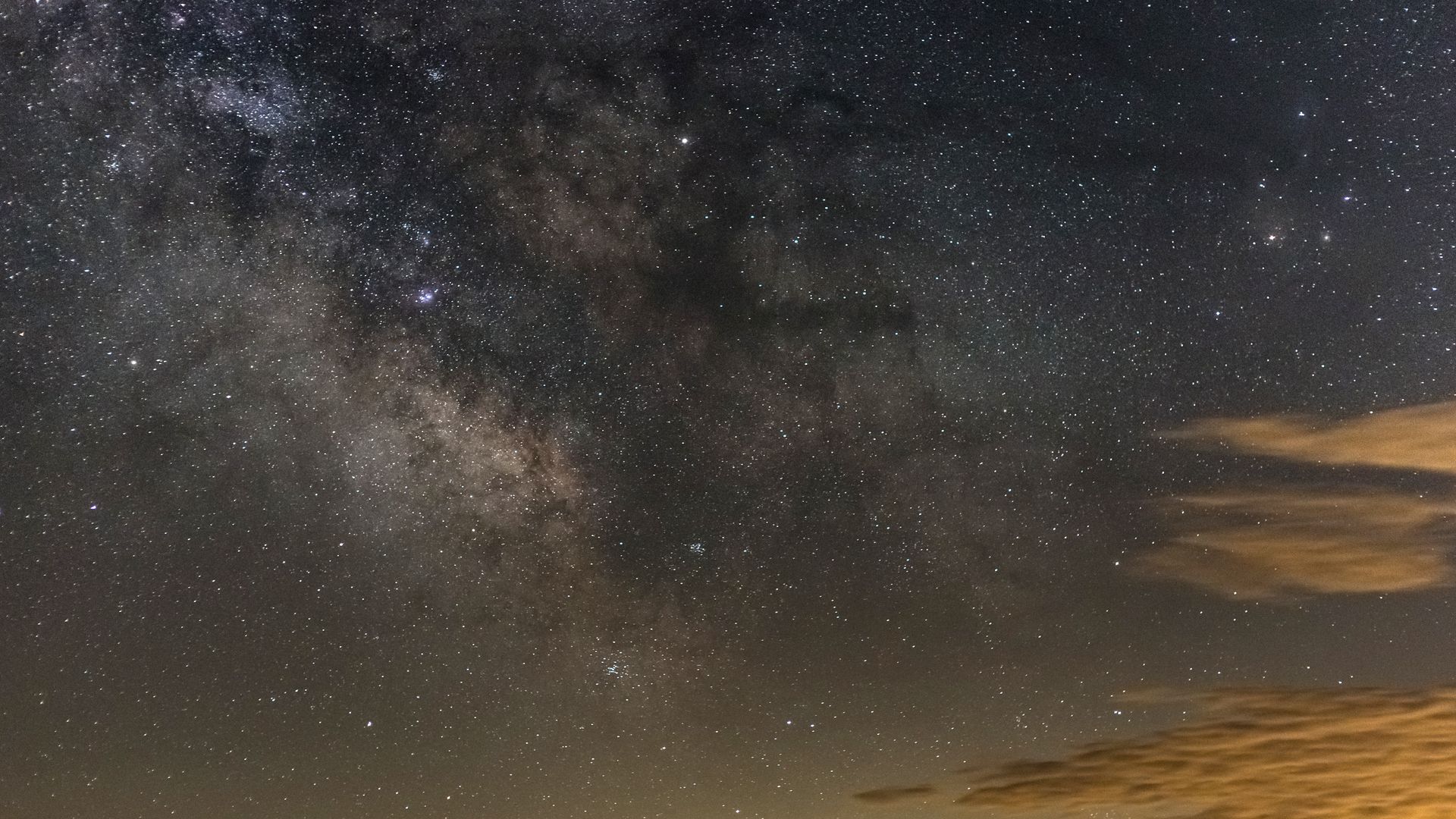 Radiotelescopi sotto cielo stellato, 5472x3648 UHD, PC 4K
