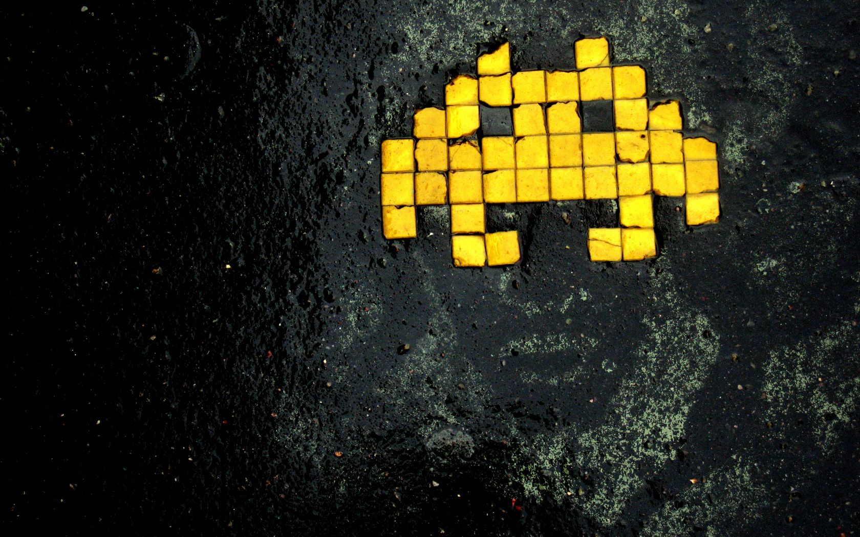 Space Invaders pixel giallo, 1680x1050 HD, ROG Asus Laptop