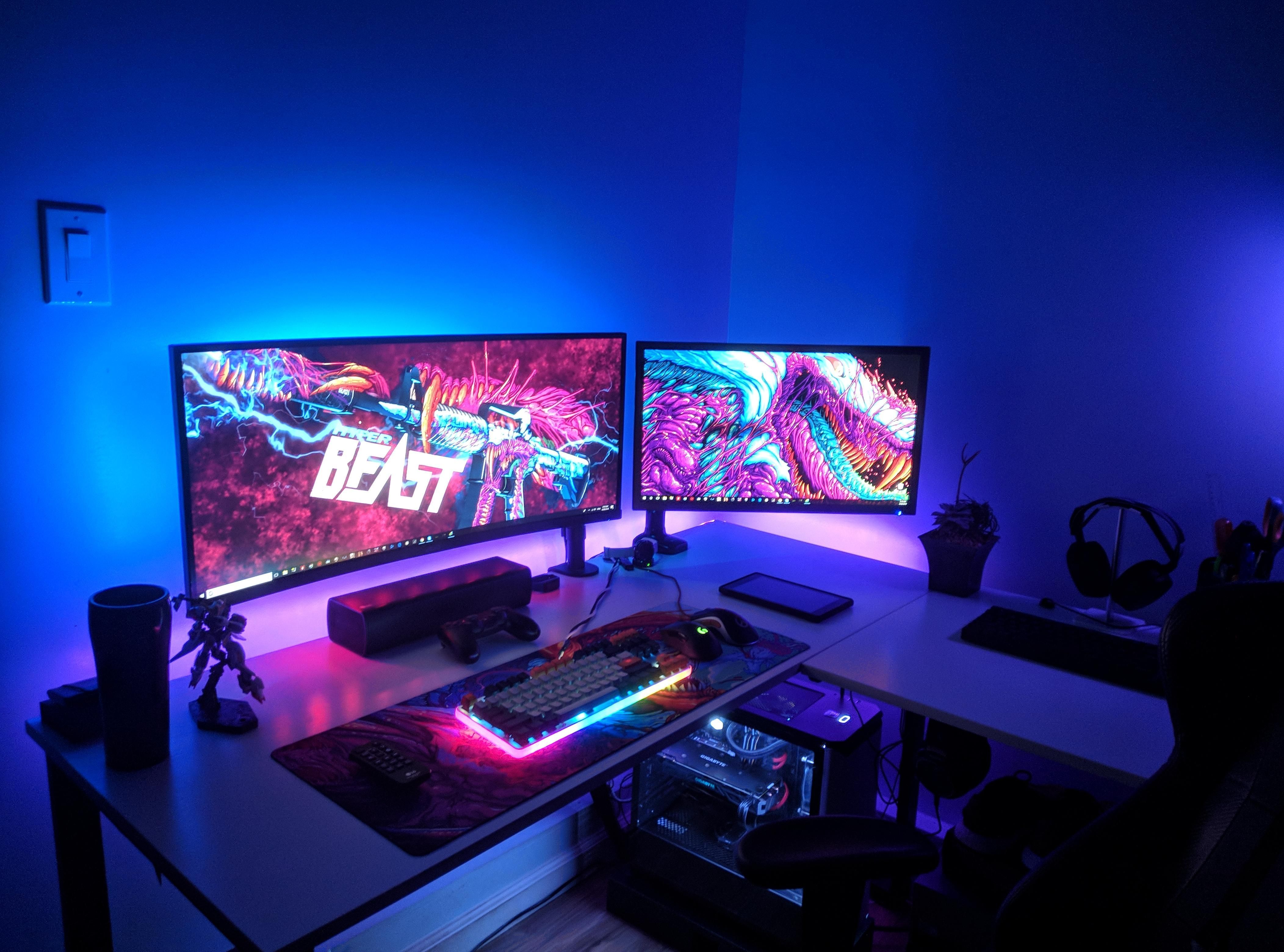 Postazione gaming doppio monitor RGB, 4208x3120 UHD, PC 4K