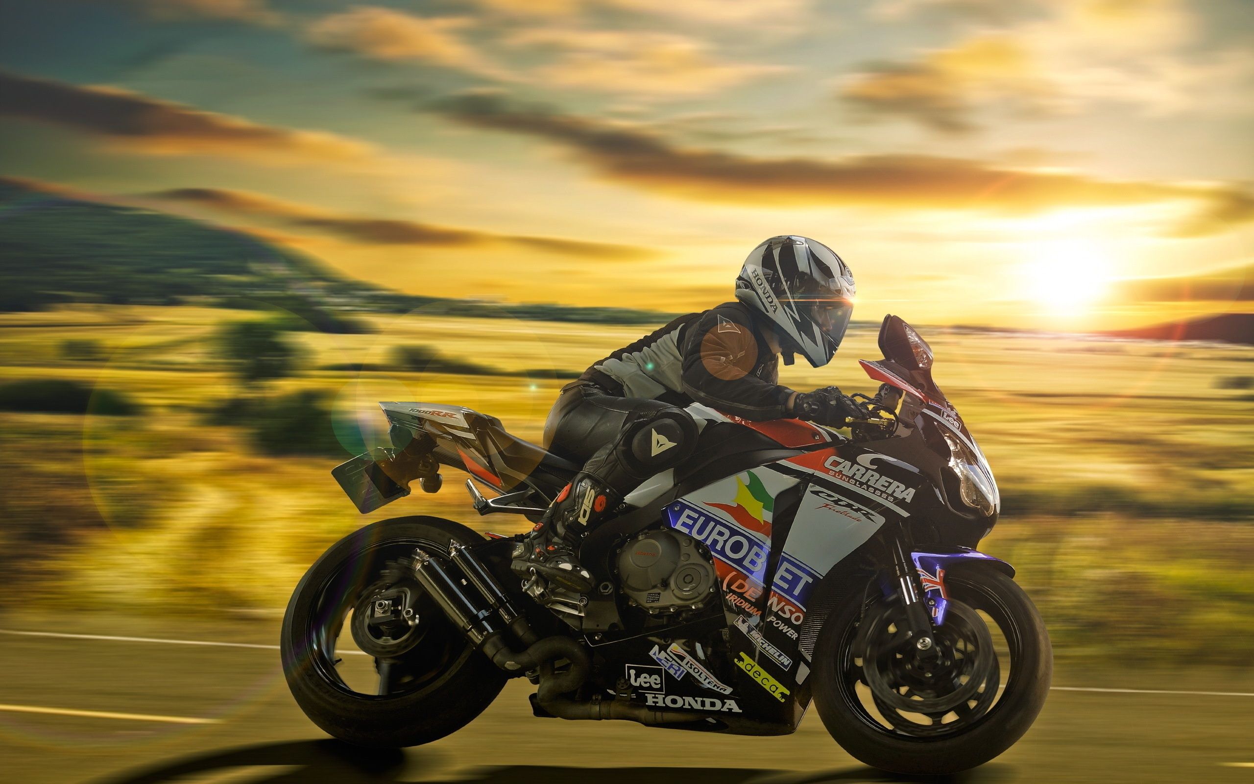 Moto Honda in gara, tramonto, 2560x1600 2K, PC