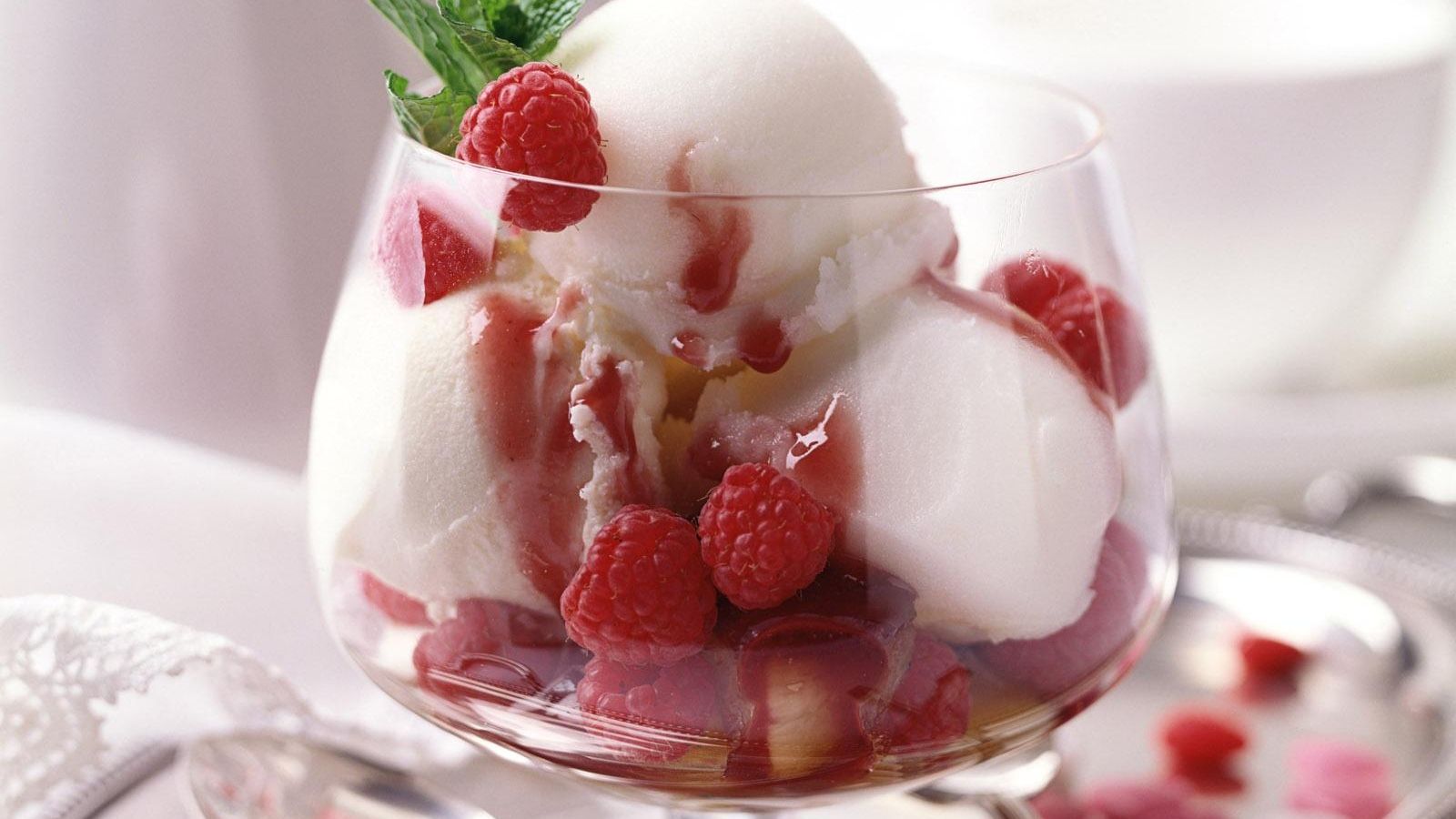 Gelato alla vaniglia con lamponi, 1600x900 HD, PC