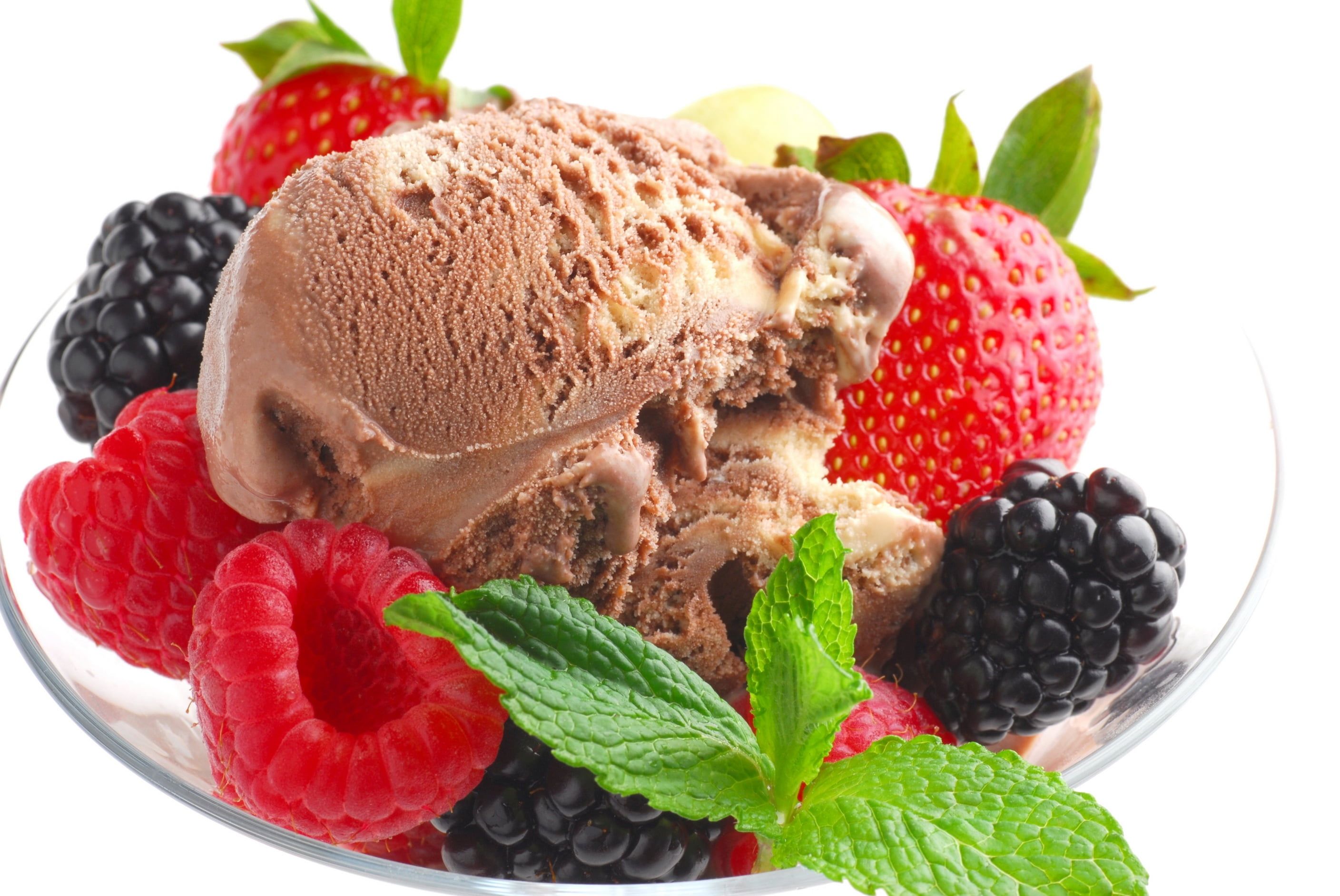 Gelato al cioccolato con frutti di bosco, 2816x1885 2K+, PC