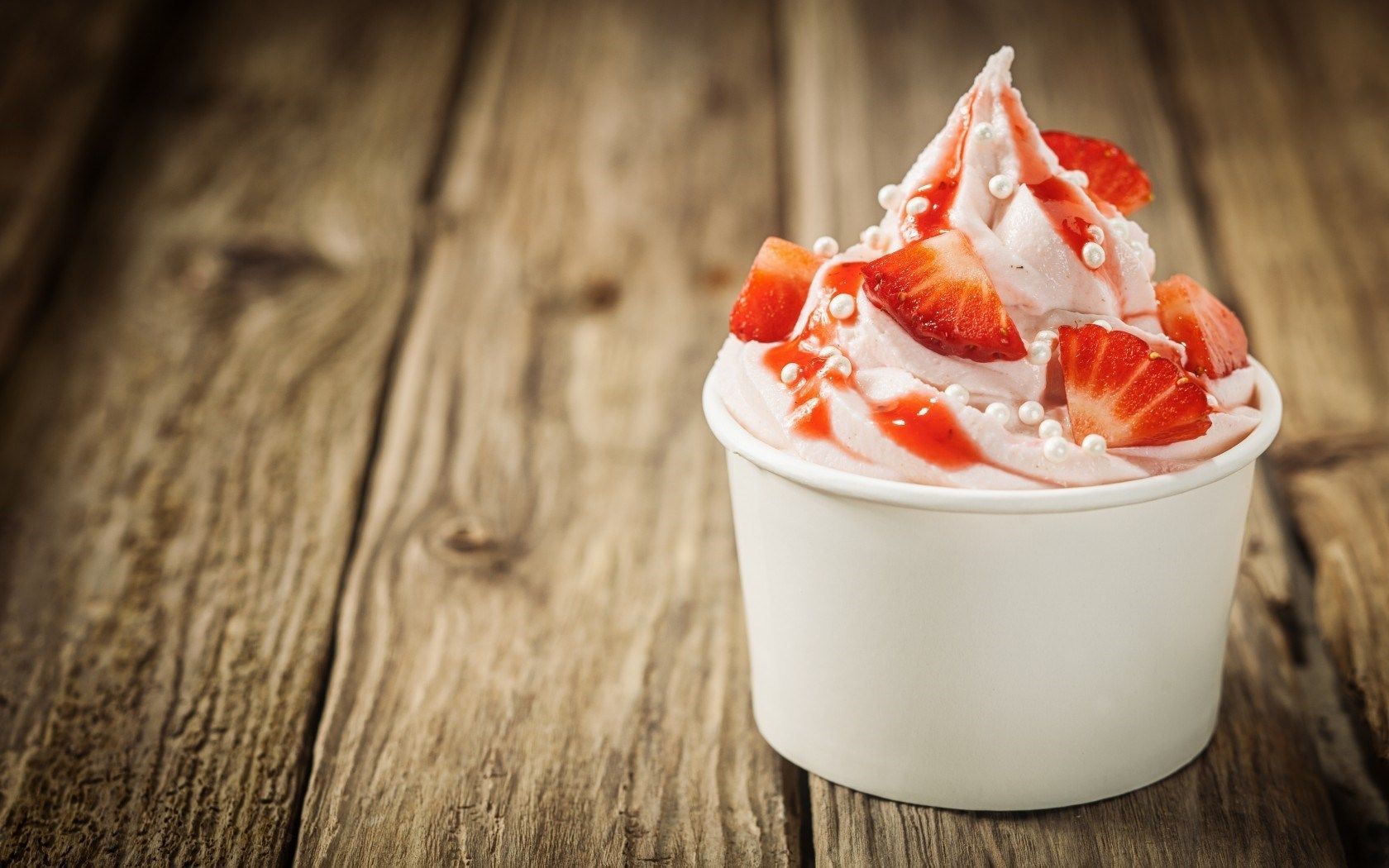 Gelato alle fragole in coppetta, 1680x1050 HD, Laptop