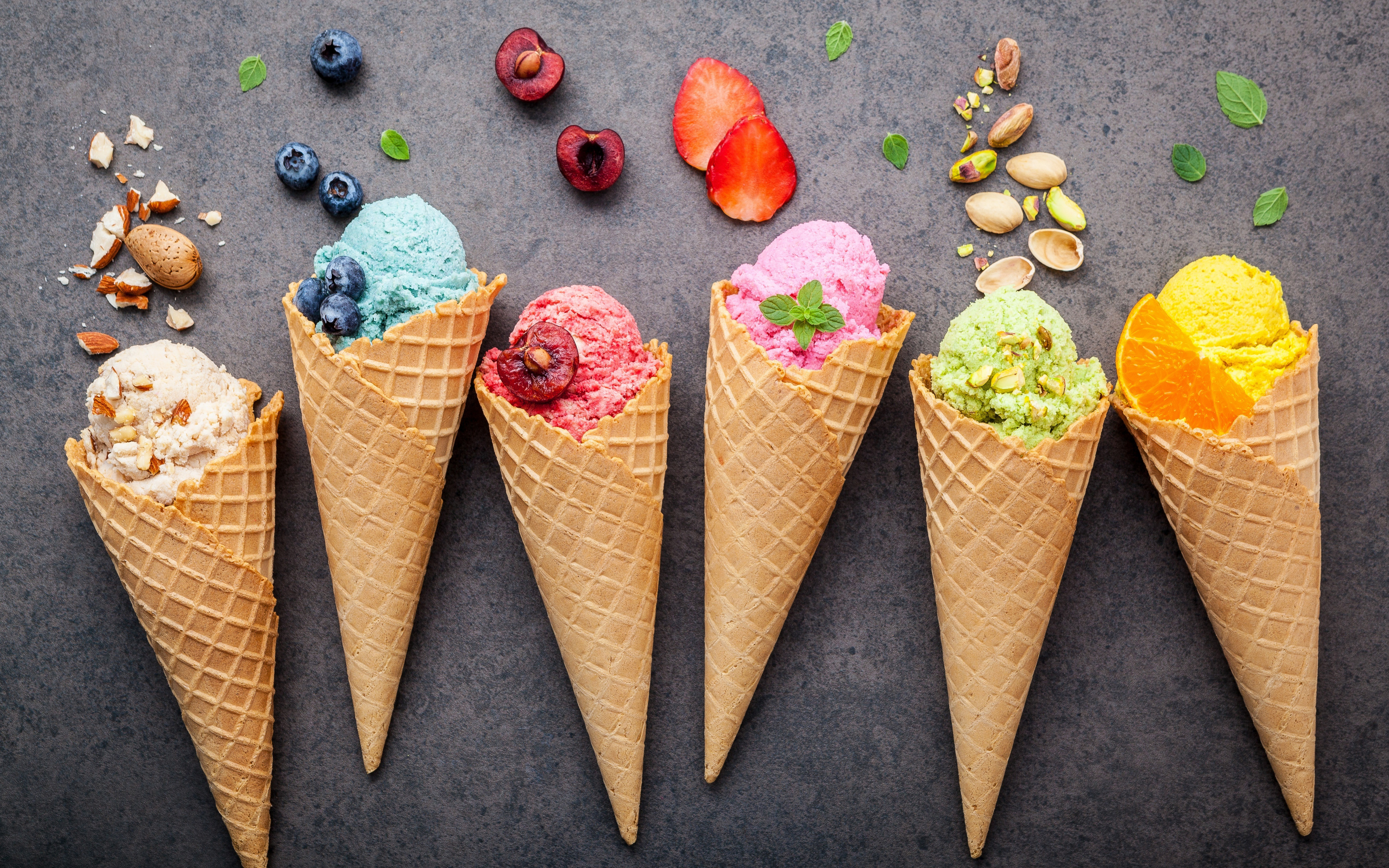 Coni gelato colorati con frutta, 3840x2400 UHD, PC 4K
