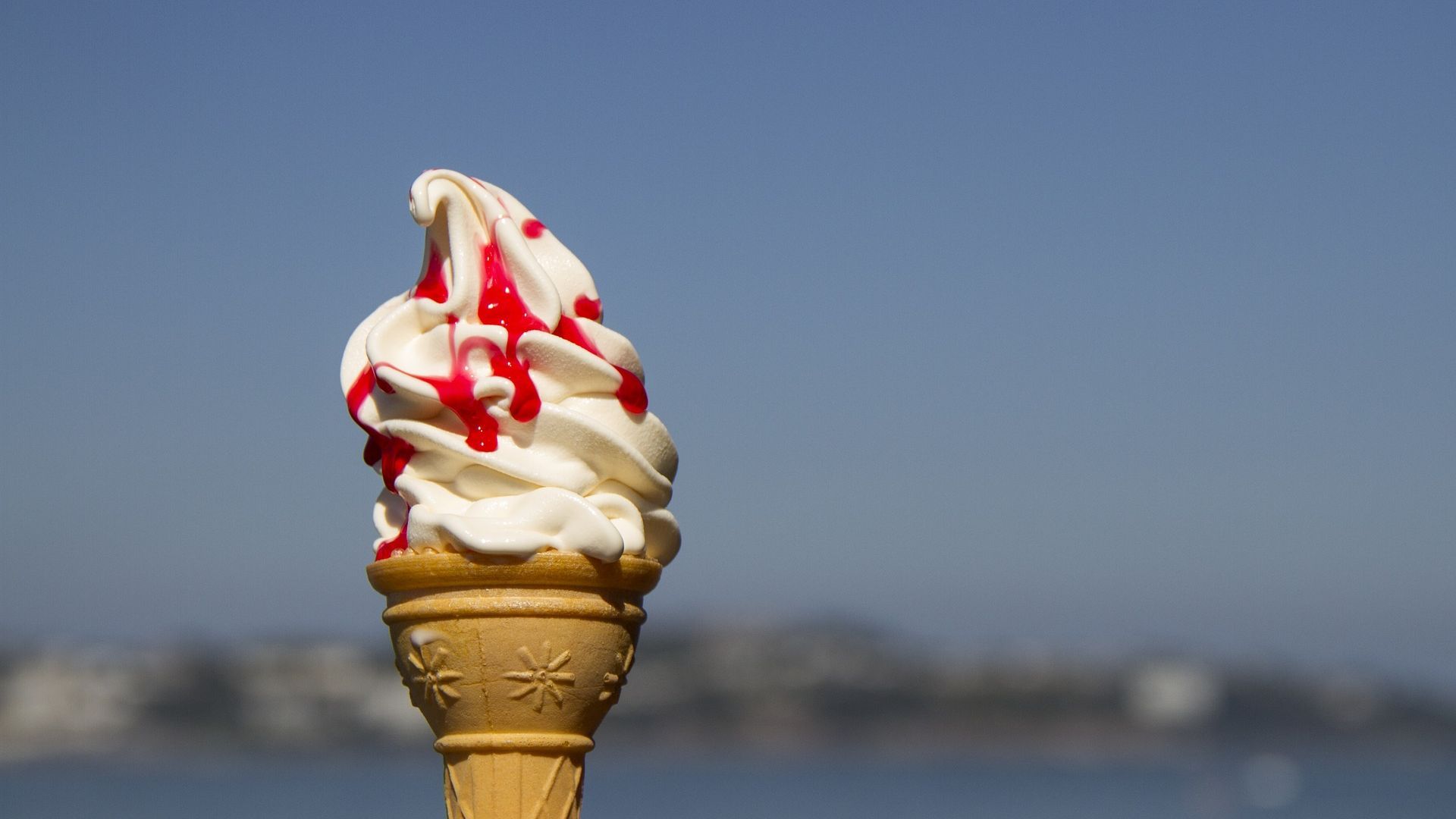 Gelato soft cono con sciroppo rosso, 1920x1080 Full HD 1080p, PC
