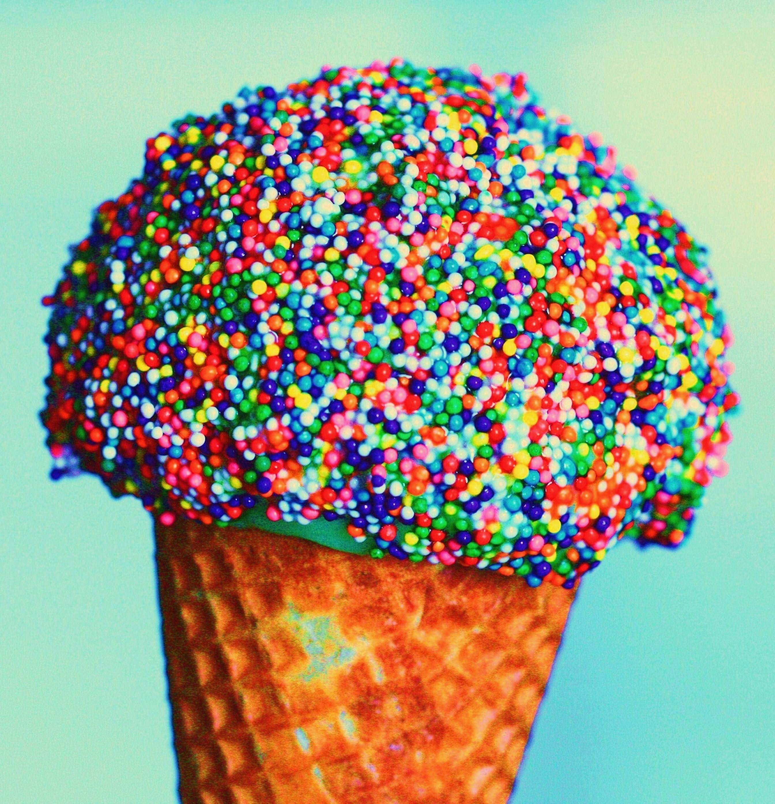 Cono gelato con codette colorate, 2689x2791 Full HD Verticale, Smartphone