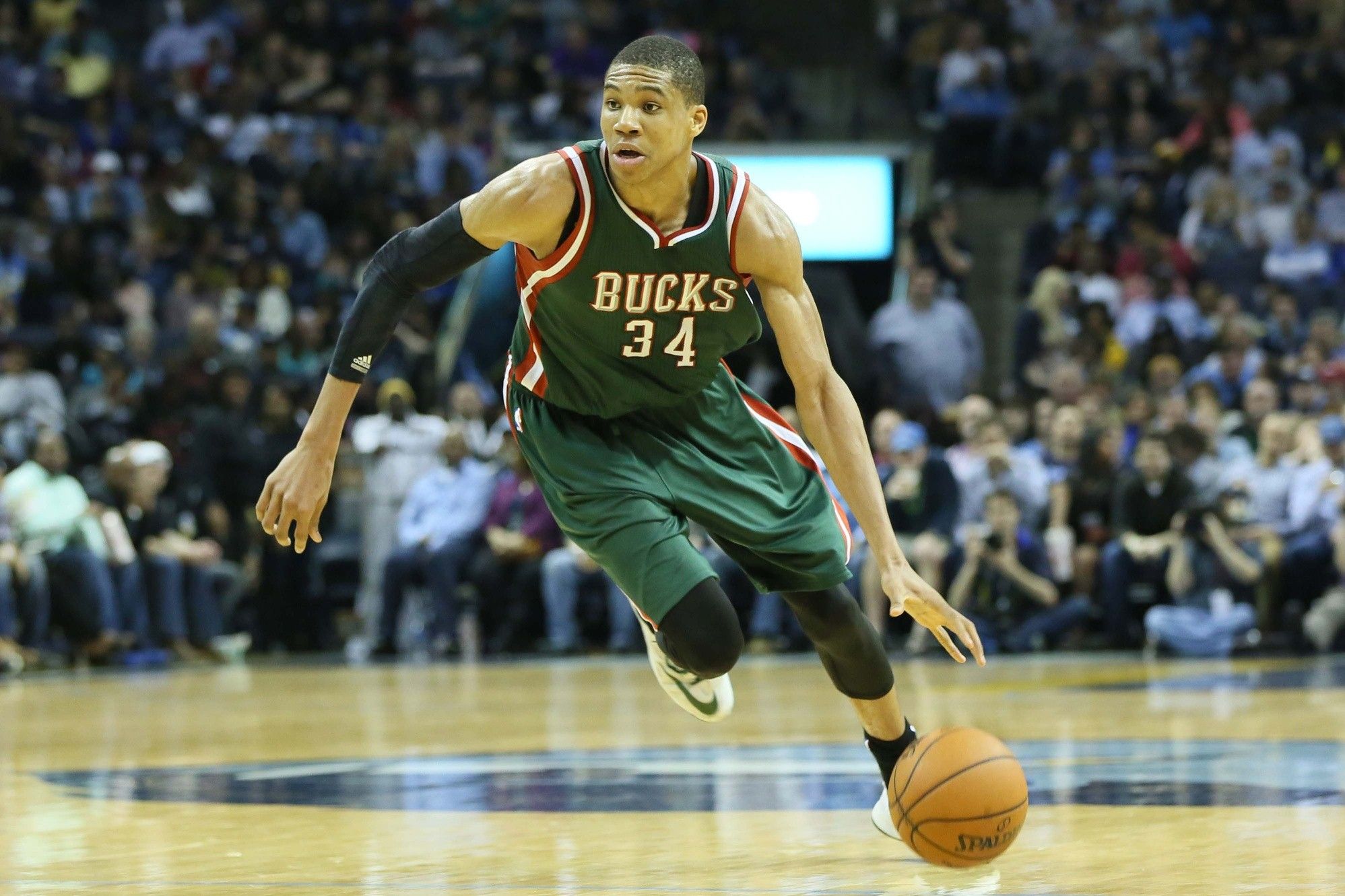 Giannis Antetokounmpo Milwaukee Bucks, 1997x1331 Full HD+ WUXGA, iMac