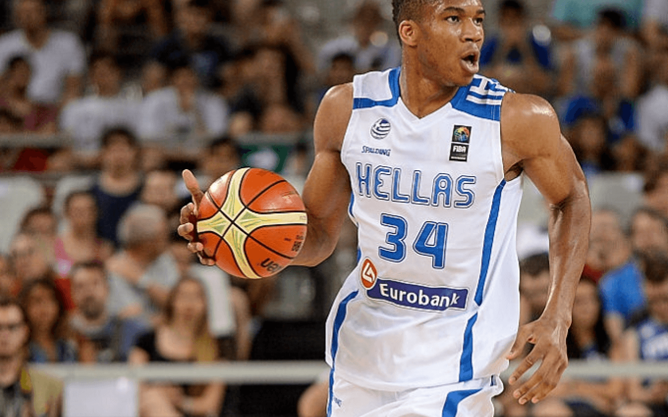Giannis Antetokounmpo 2015, 675x1200 Verticale, Telefono