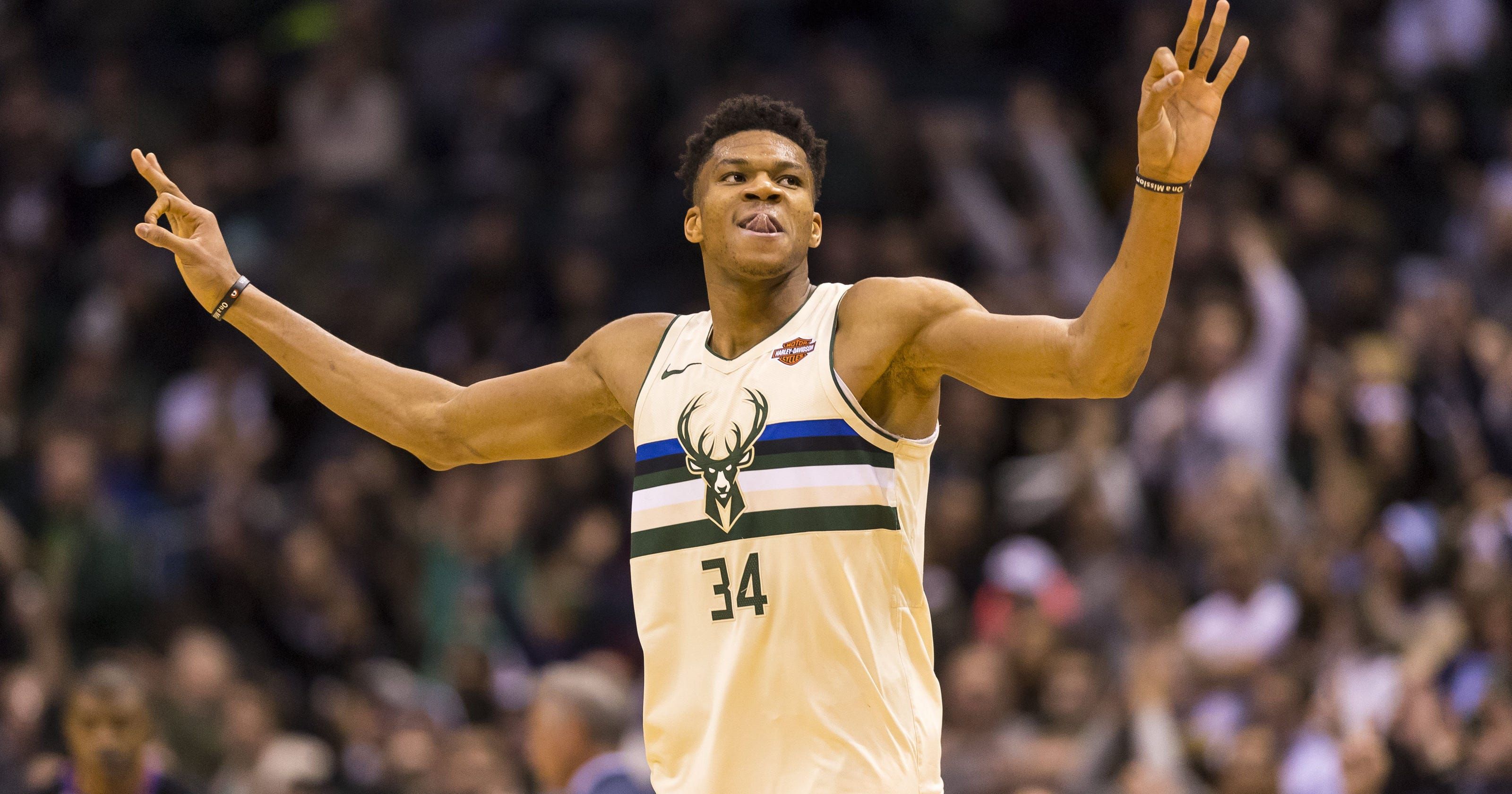 Giannis Antetokounmpo Bucks corna, 967x1200 Verticale, Telefono