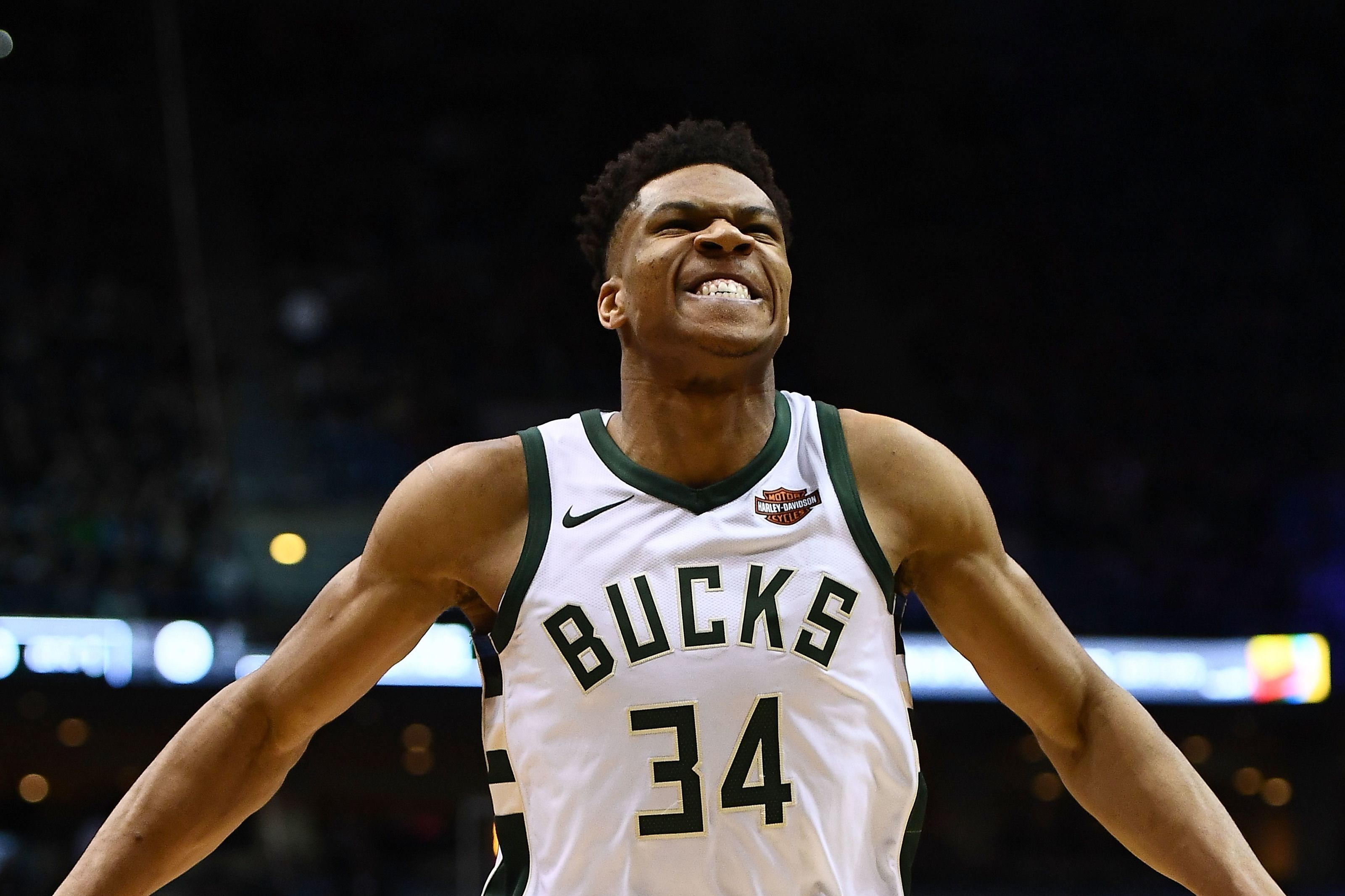Giannis Antetokounmpo Milwaukee Bucks, 3200x2133 WQXGA, Monitor Gaming