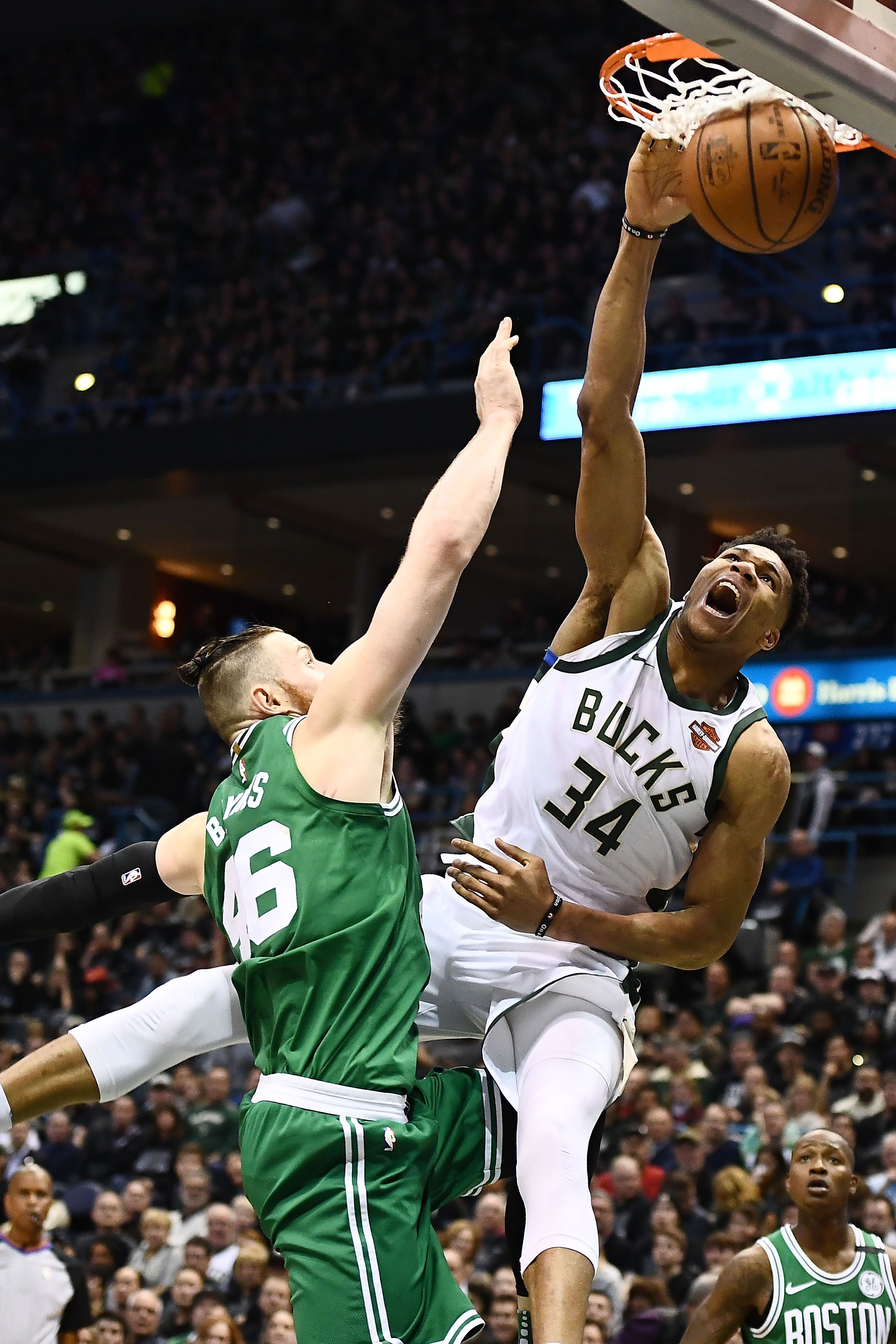 Giannis Antetokounmpo schiacciata basket, Milwaukee Bucks, 3712x5568 Full HD Verticale, iPhone