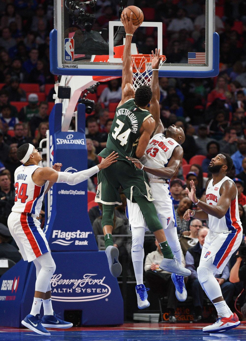 Giannis Antetokounmpo esultanza Bucks, 1600x900 HD, Laptop