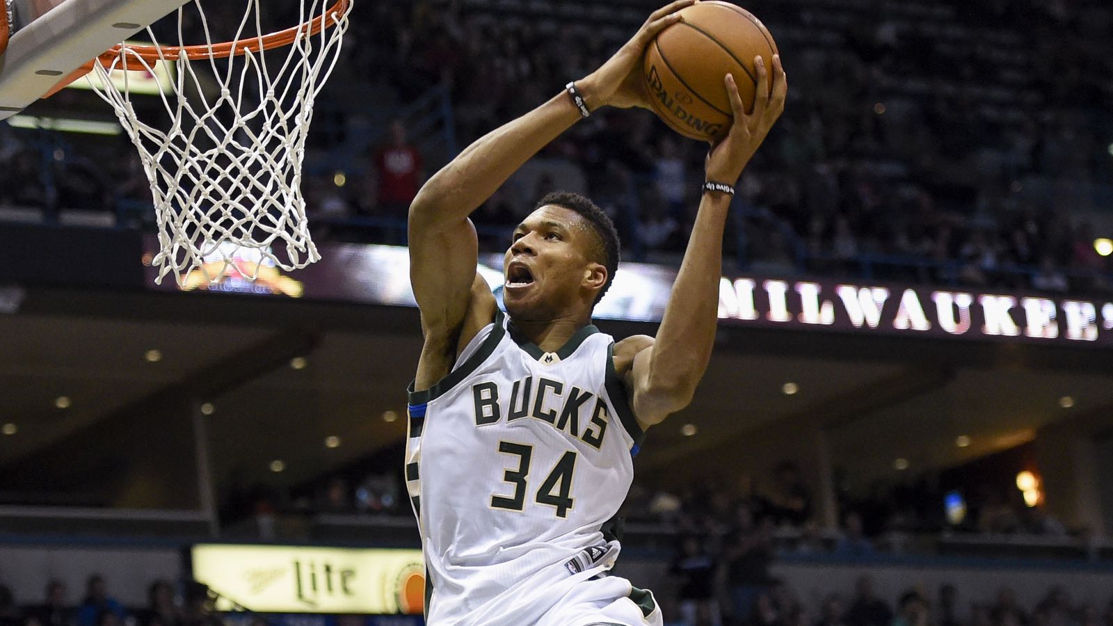 Giannis Antetokounmpo schiacciata Bucks, NBA, 1600x900 900p, Desktop
