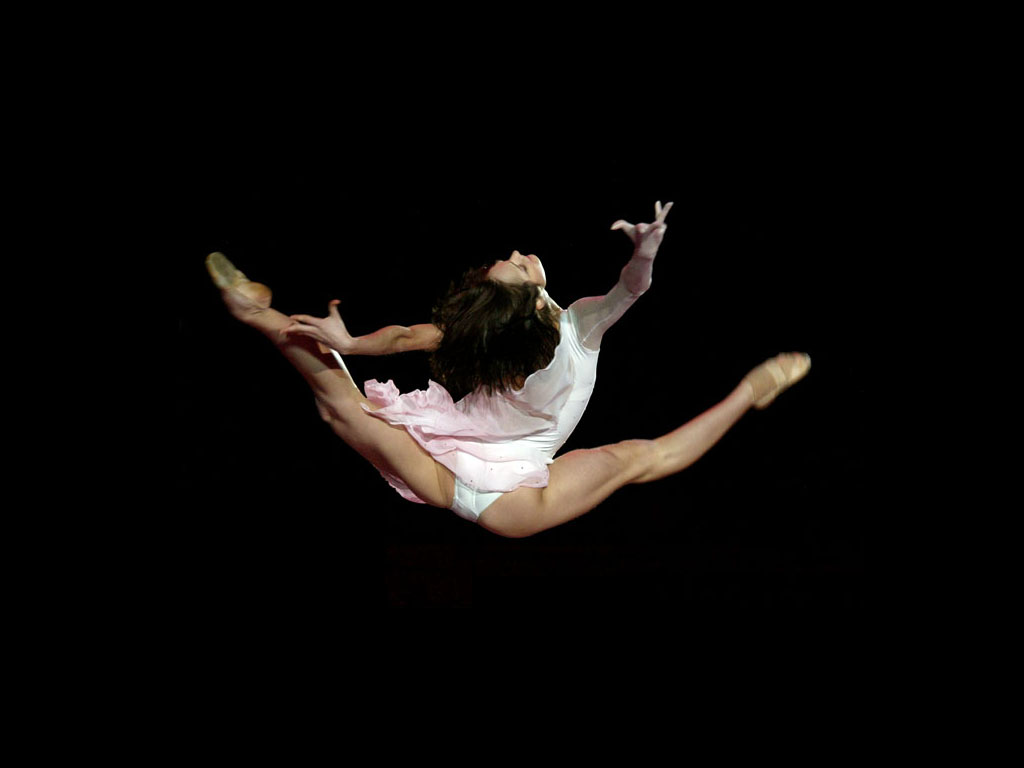 Ginnasta salto sfondo nero, 1024x768 HD, iMac