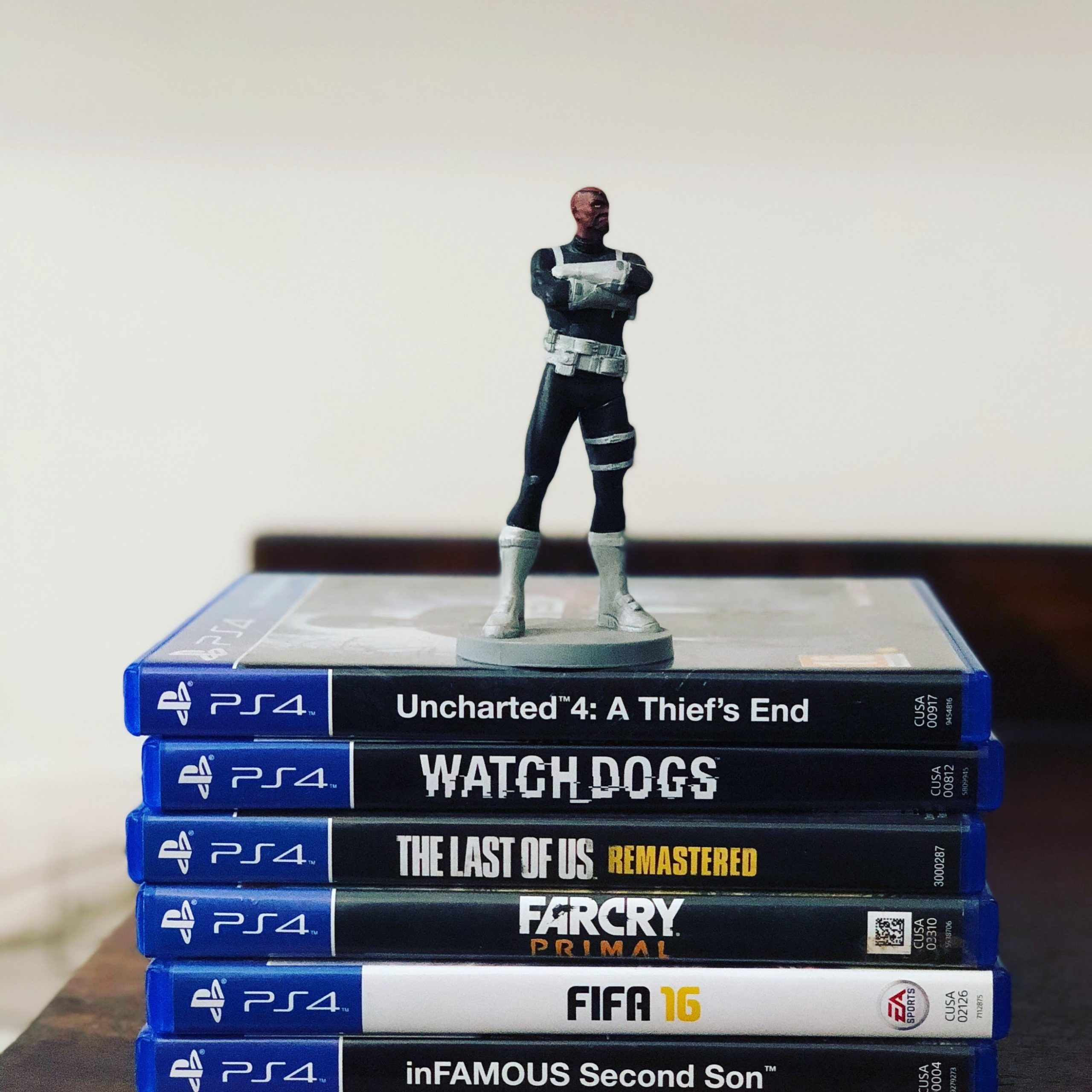 Custodie giochi PS4 impilate, 2560x2560 2K, Desktop