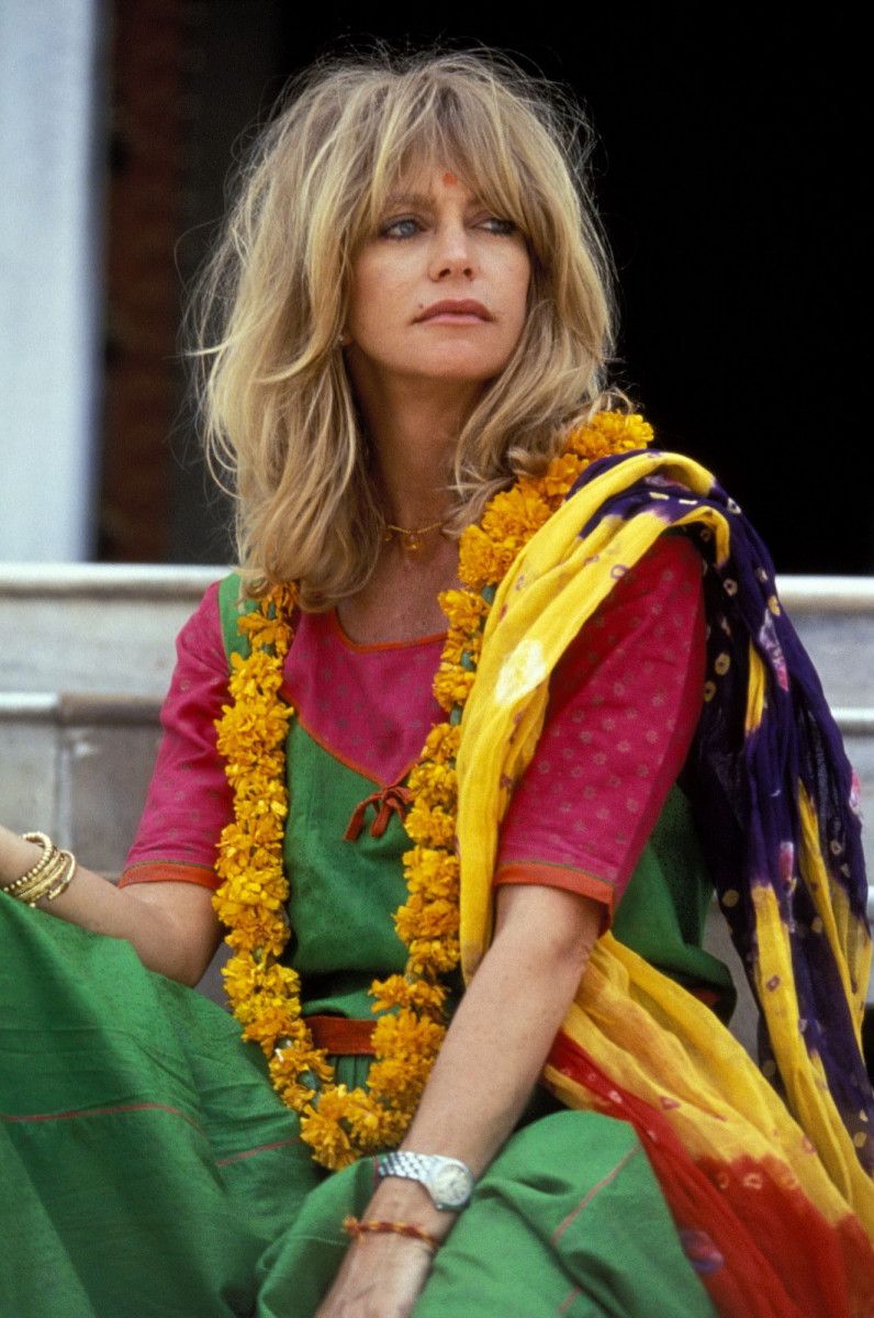 Goldie Hawn con collana di fiori, 796x1200 Verticale, Telefono