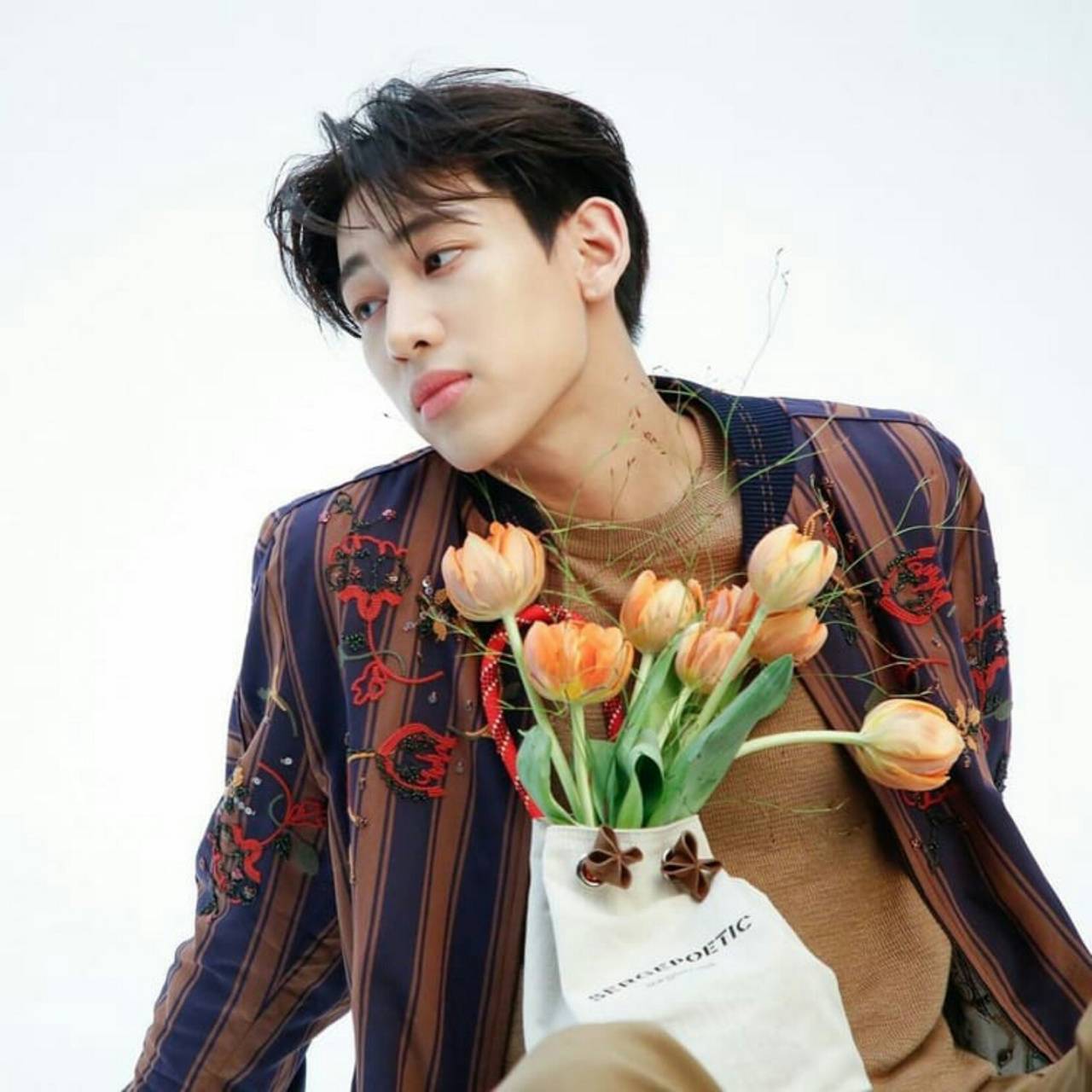 BamBam Got7 con tulipani, 1280x1280 720p, PC