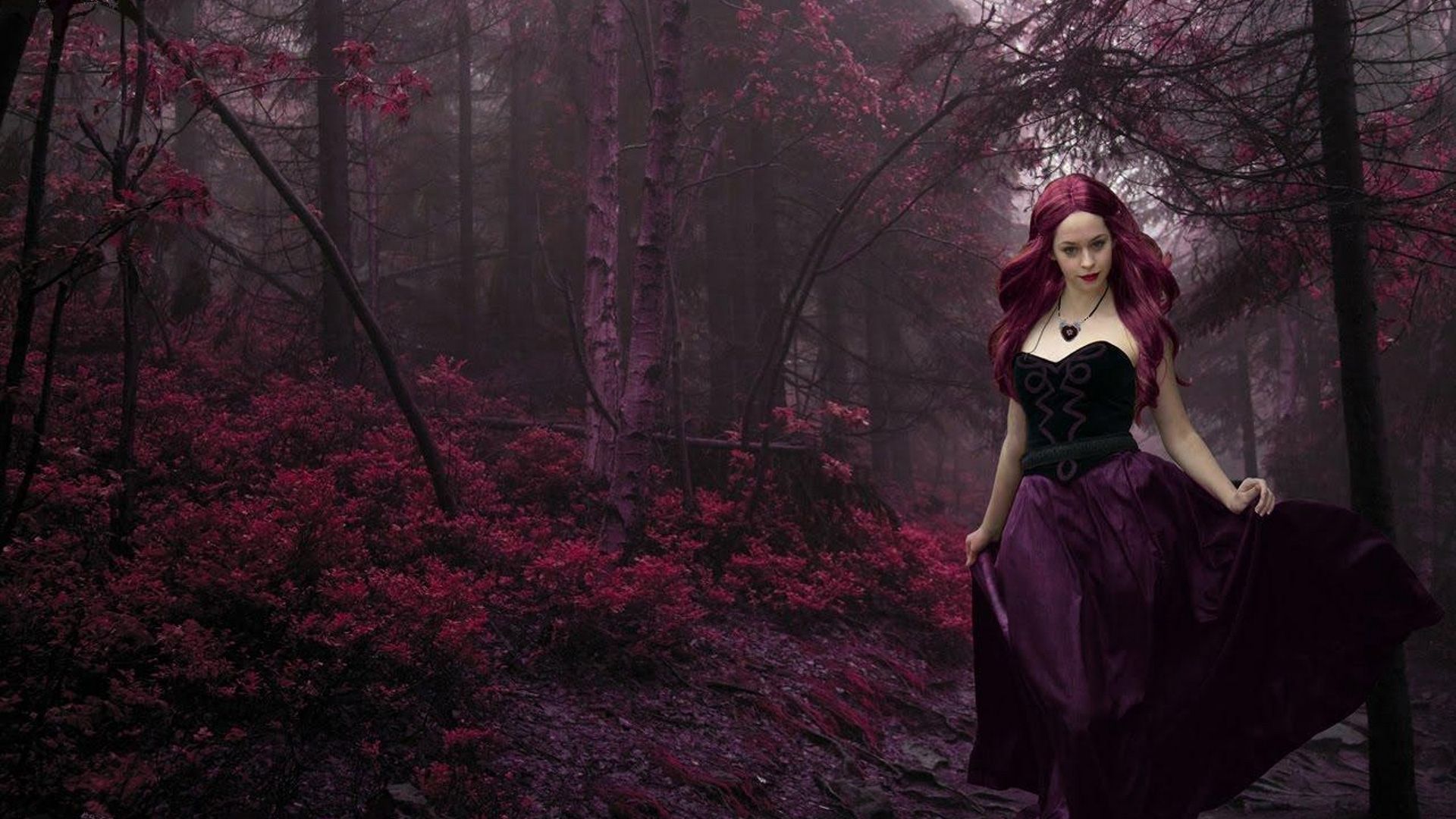 Donna con abito viola nella foresta, 1920x1080 Full HD, PC Desktop