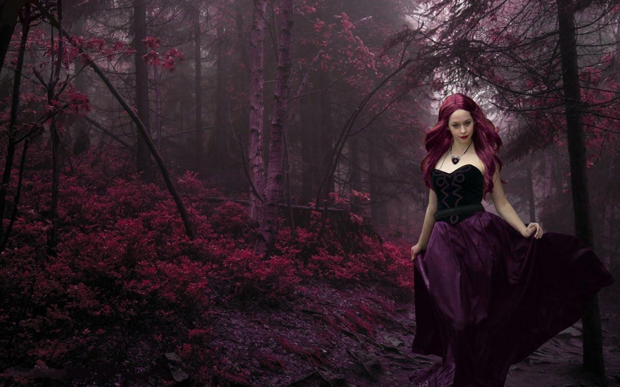 Donna gotica in foresta rossa, 2560x1600 2K+, HP Laptop