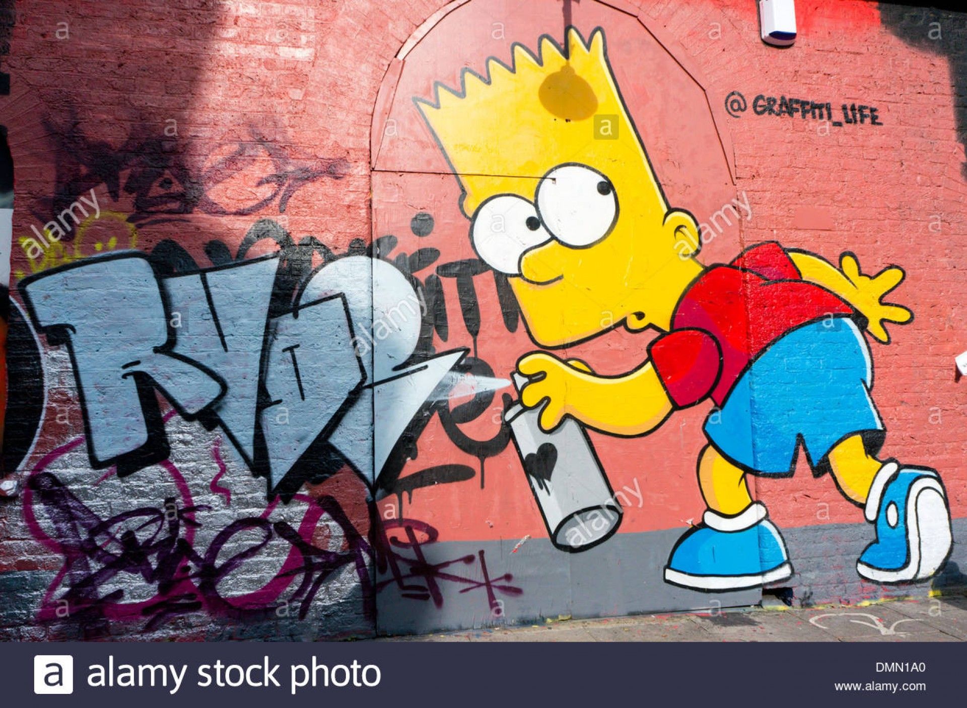 Bart Simpson con bomboletta spray, 920x968 Full HD Verticale, Smartphone