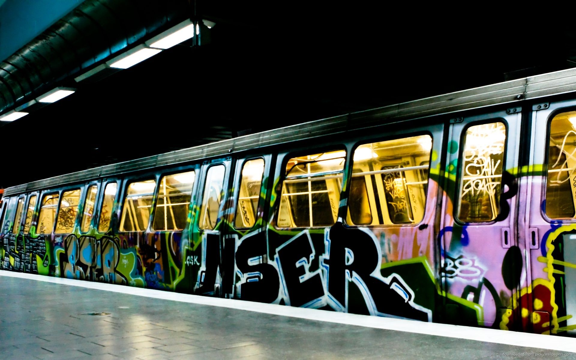Treno metro coperto graffiti, 1920x1200 Full HD+ WUXGA, iMac