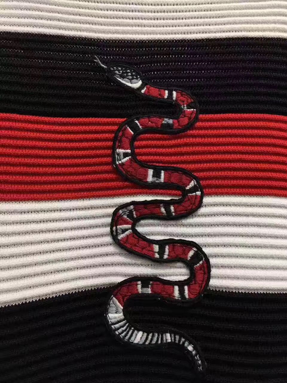 Logo serpente Gucci ricamato, 960x1280 Verticale, Telefono