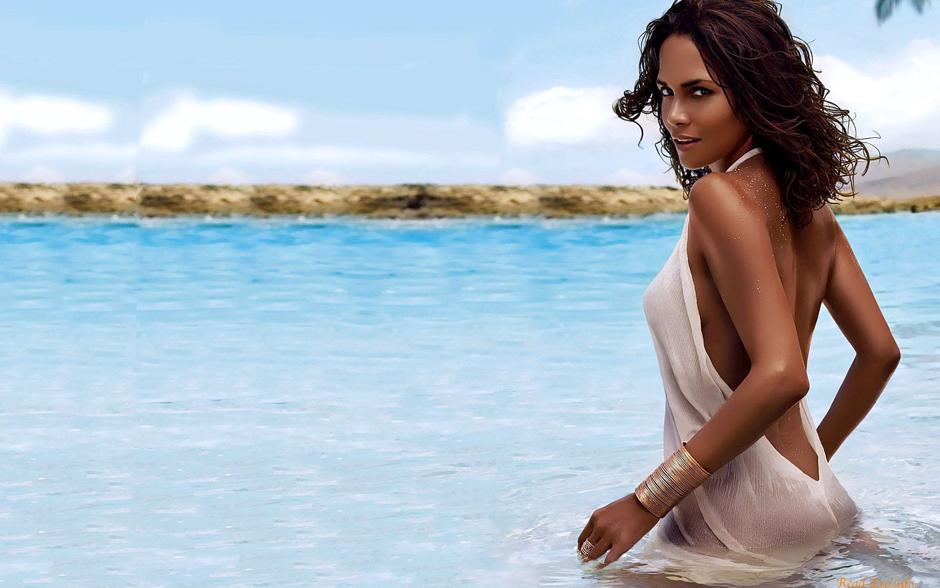 Halle Berry in acqua, spiaggia, 1920x1200 Full HD+, PC